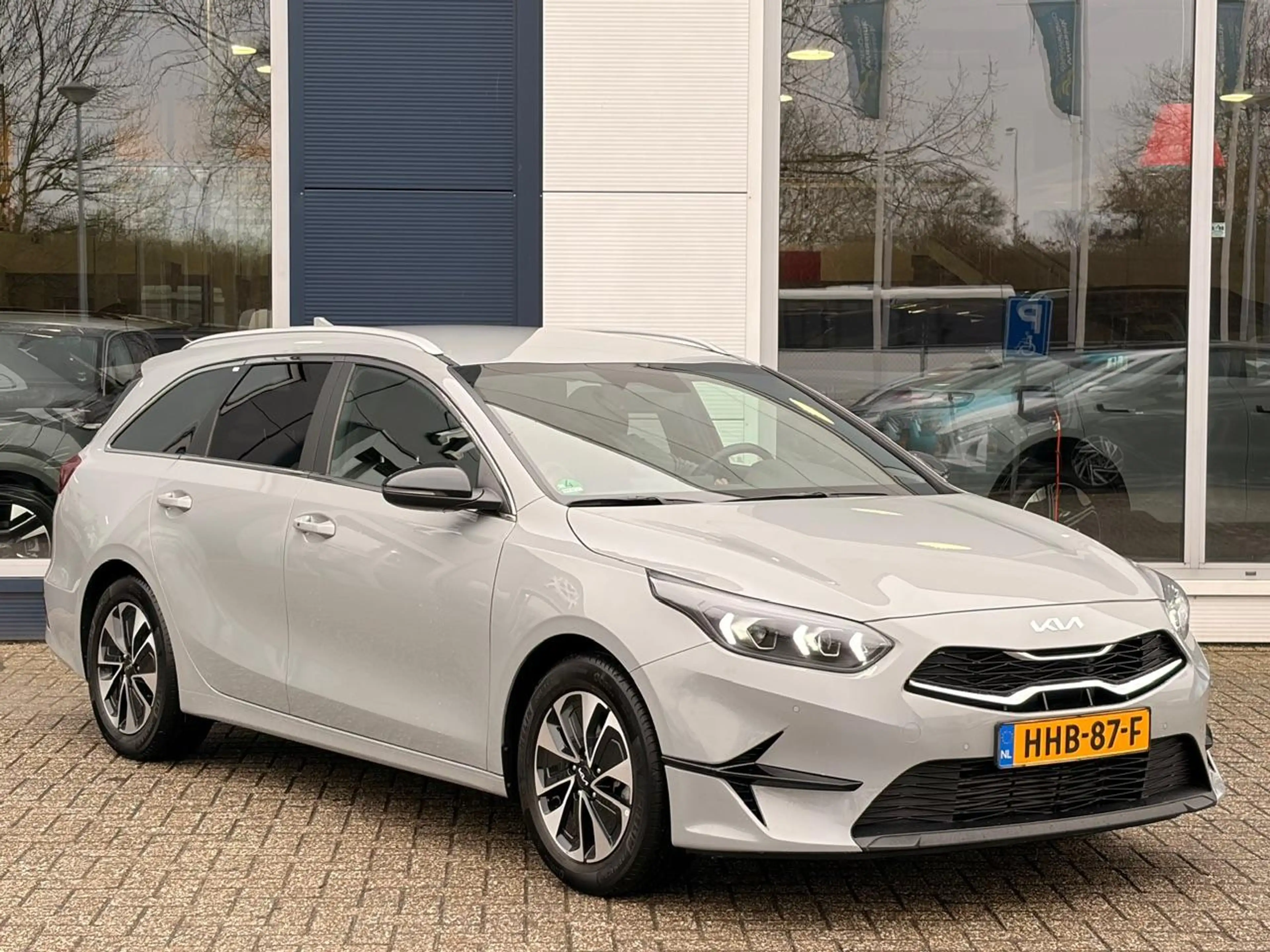 Kia Ceed SW / cee'd SW Sportswagon 1.0 T-GDi 100pk Design Edition Elektr. — photo 2