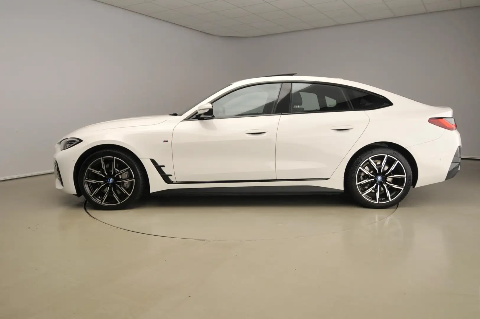 BMW i4 Gran Coupe eDrive40 | M-Sportpakket | LED | Naviga Wit - 2