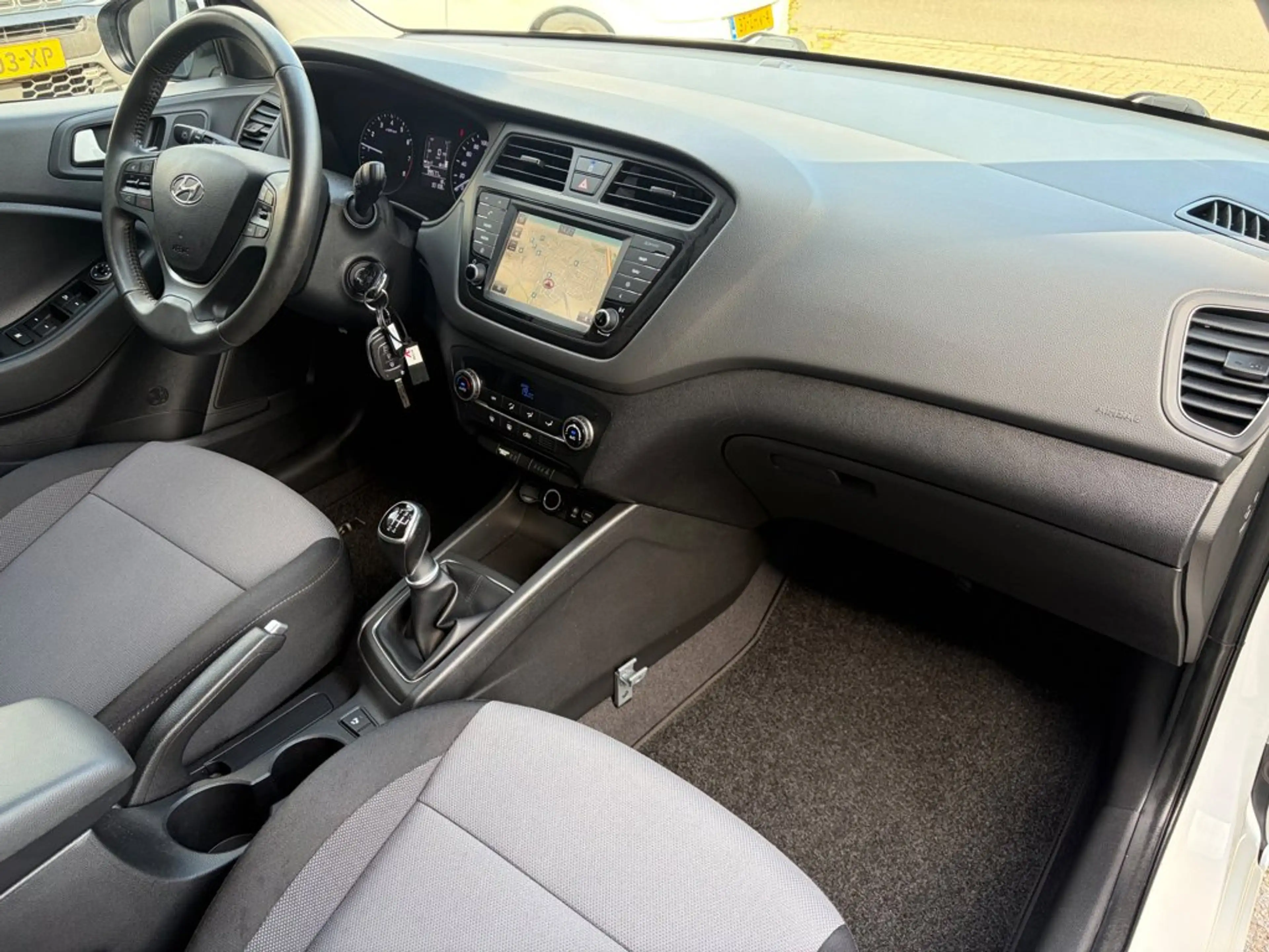 Hyundai i20 1.0 T-GDI Comfort, Camera, Cruise, Clima, Navi — photo 5
