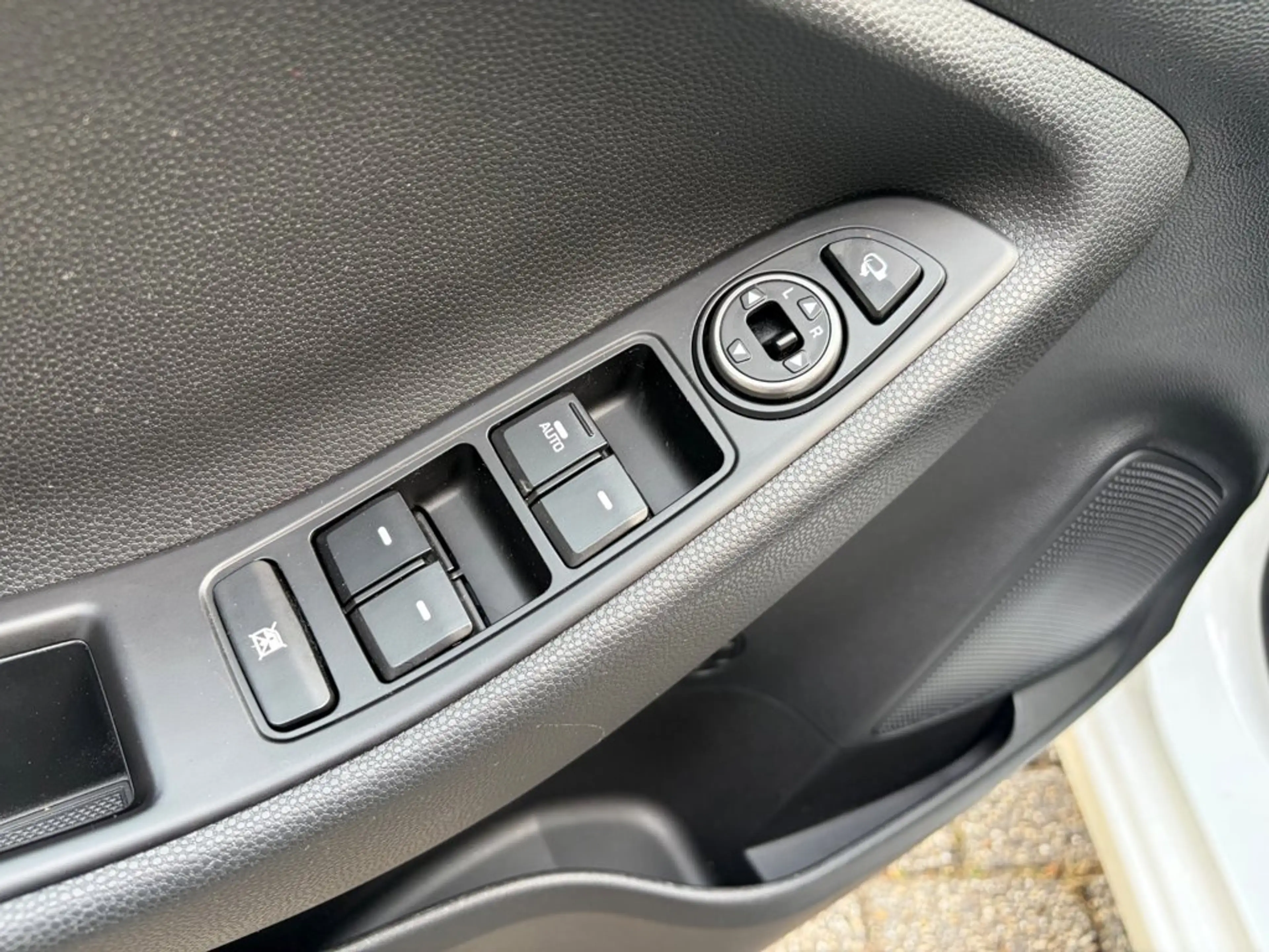 Hyundai i20 1.0 T-GDI Comfort, Camera, Cruise, Clima, Navi — photo 9