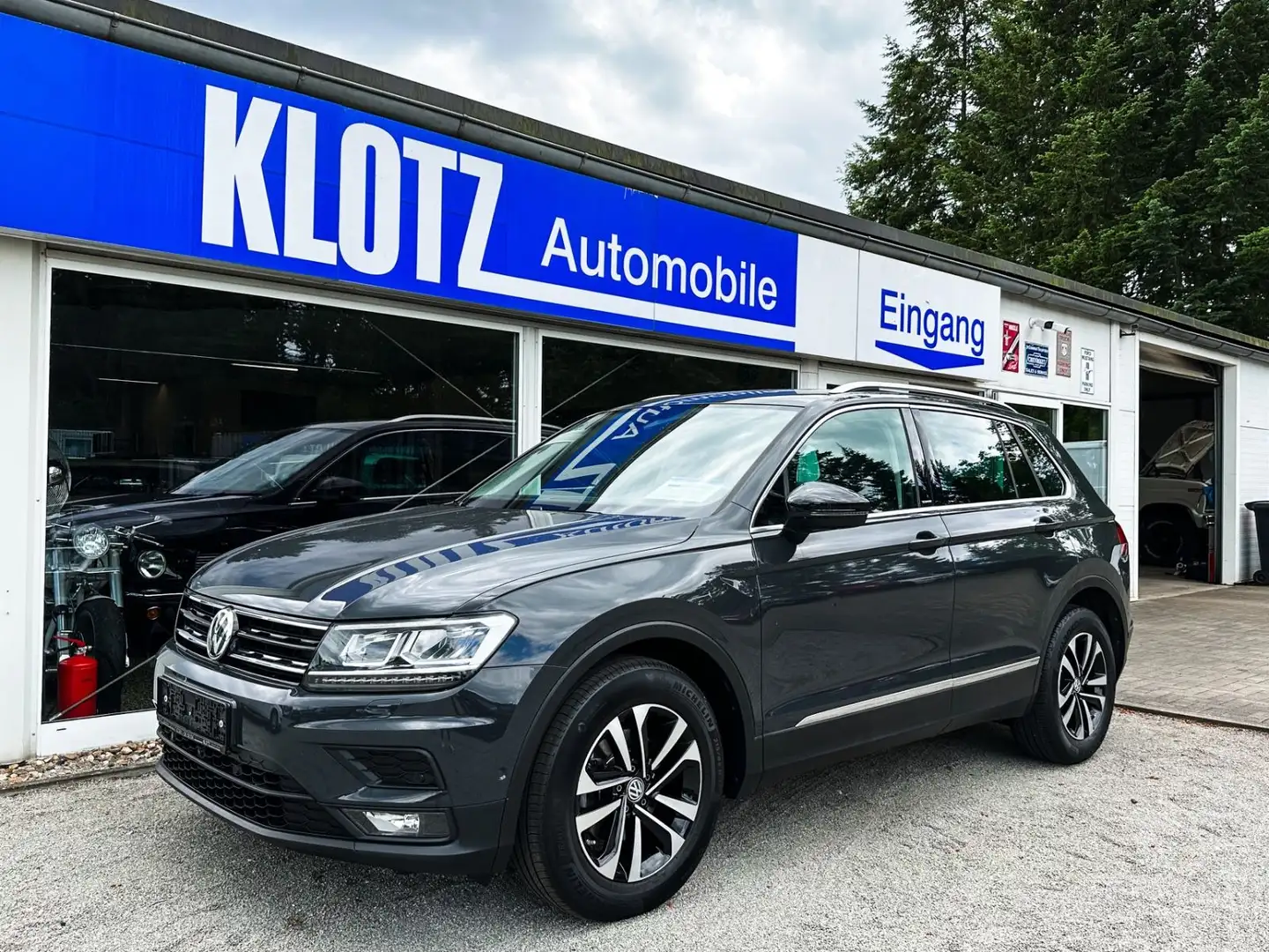 Volkswagen Tiguan -NAVI-LED-AHZ-ATG Gris - 1