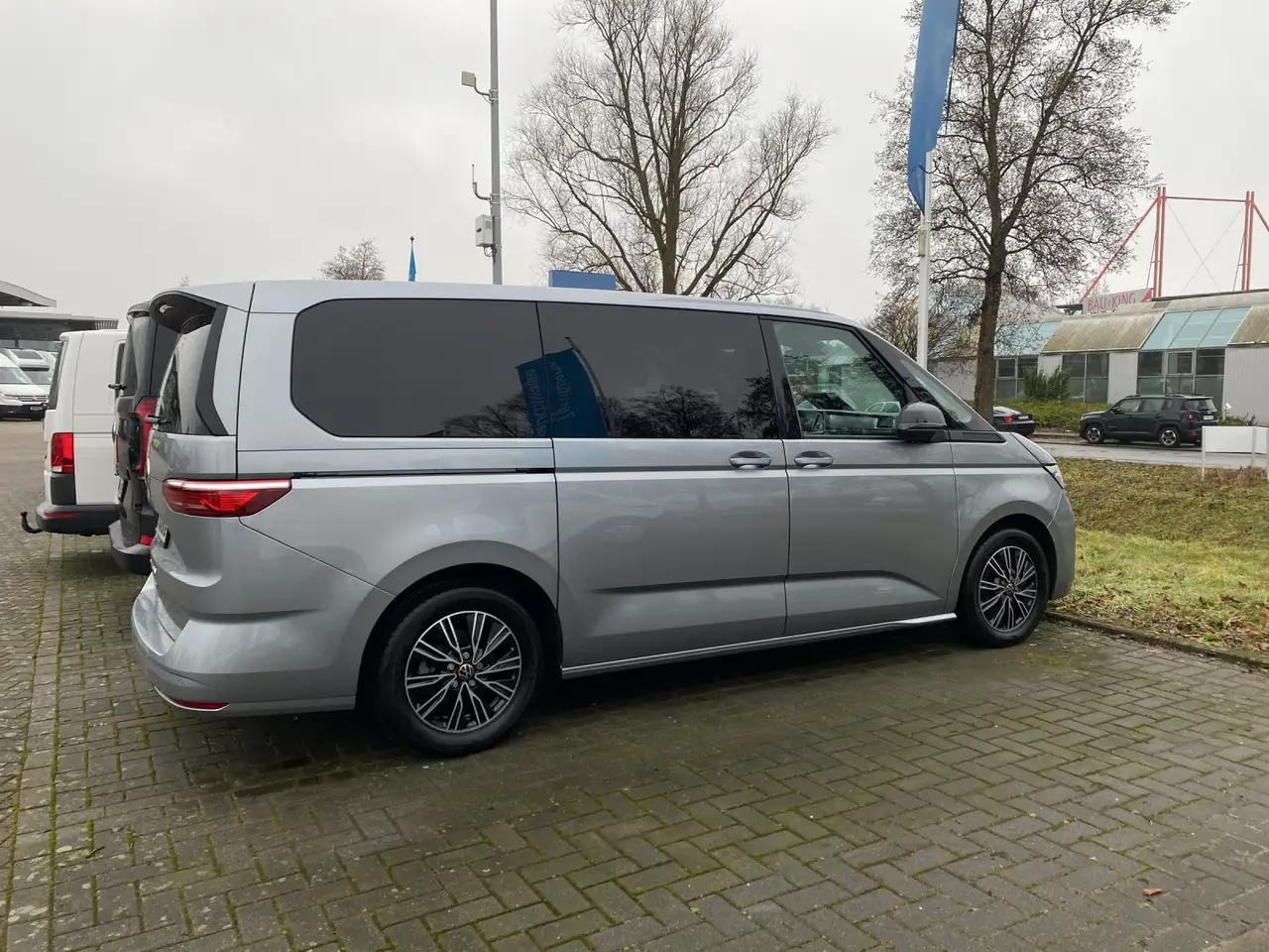 Volkswagen T7 Multivan 2.0 TDI DSG lang 18