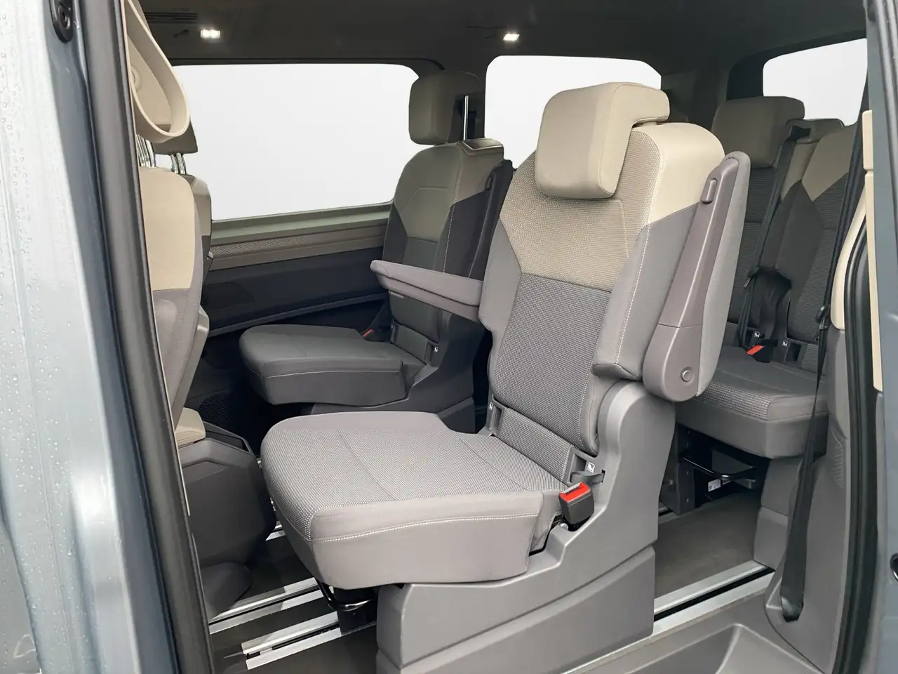 Volkswagen T7 Multivan 2.0 TDI DSG lang 12