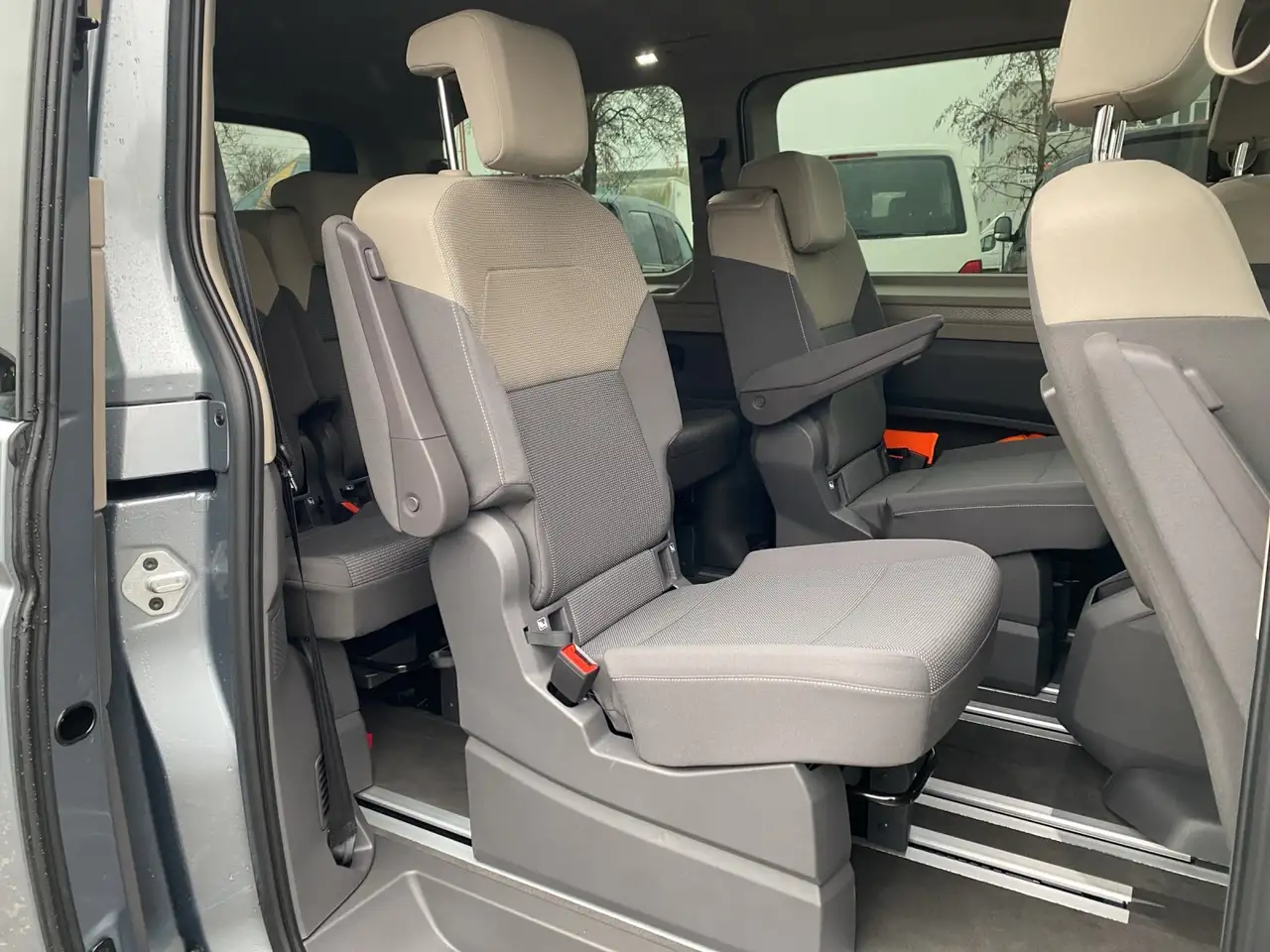 Volkswagen T7 Multivan 2.0 TDI DSG lang 16