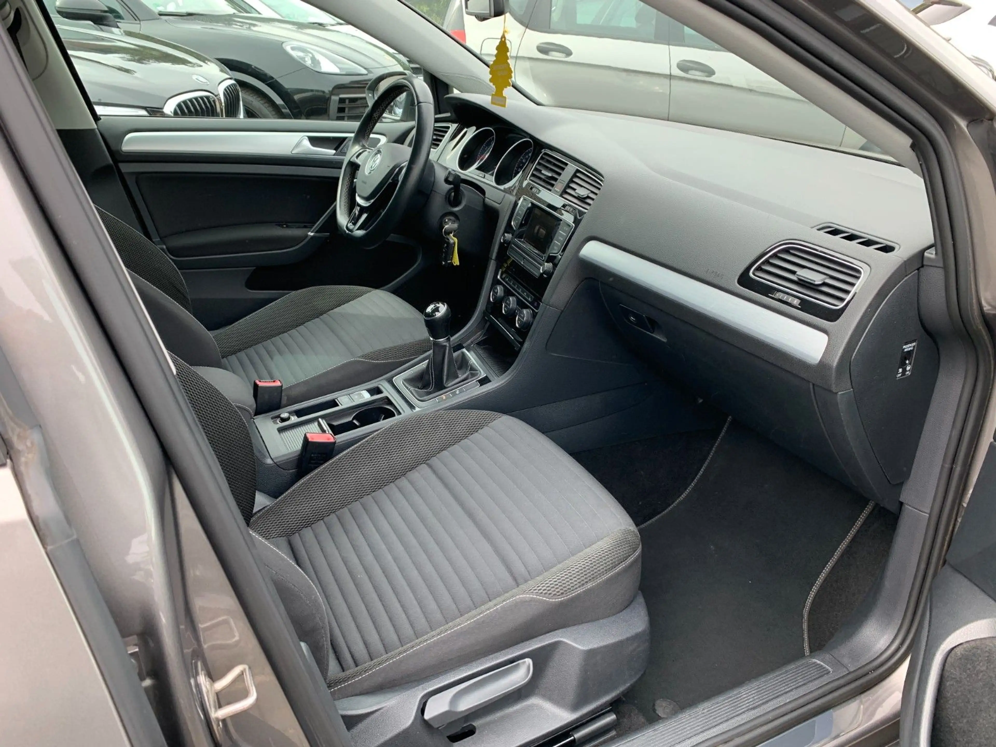 Volkswagen Golf VII Lim. Cup BMT*4 Zylinder*TÜV 07.2028* — photo 5