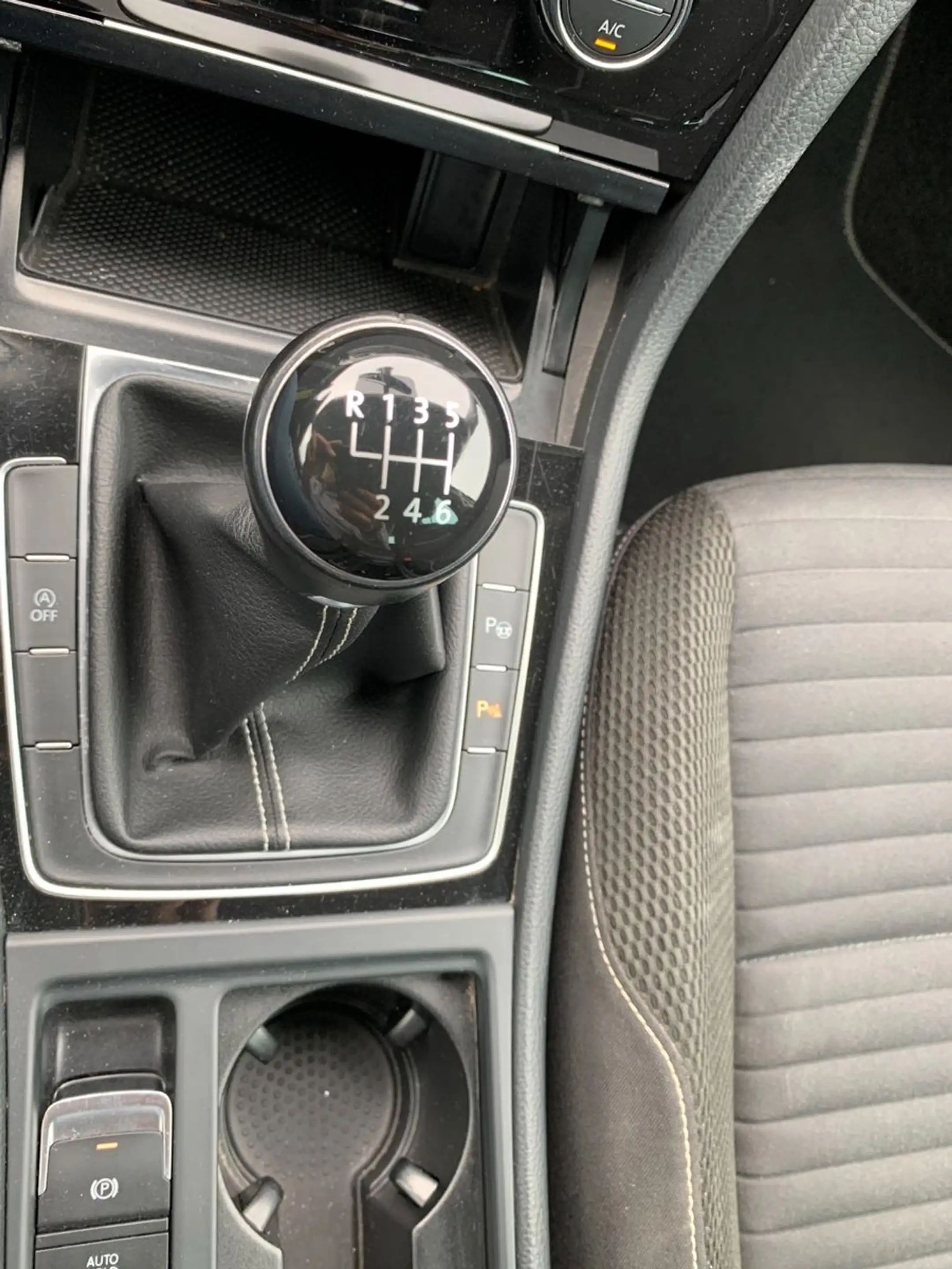 Volkswagen Golf VII Lim. Cup BMT*4 Zylinder*TÜV 07.2028* — photo 19