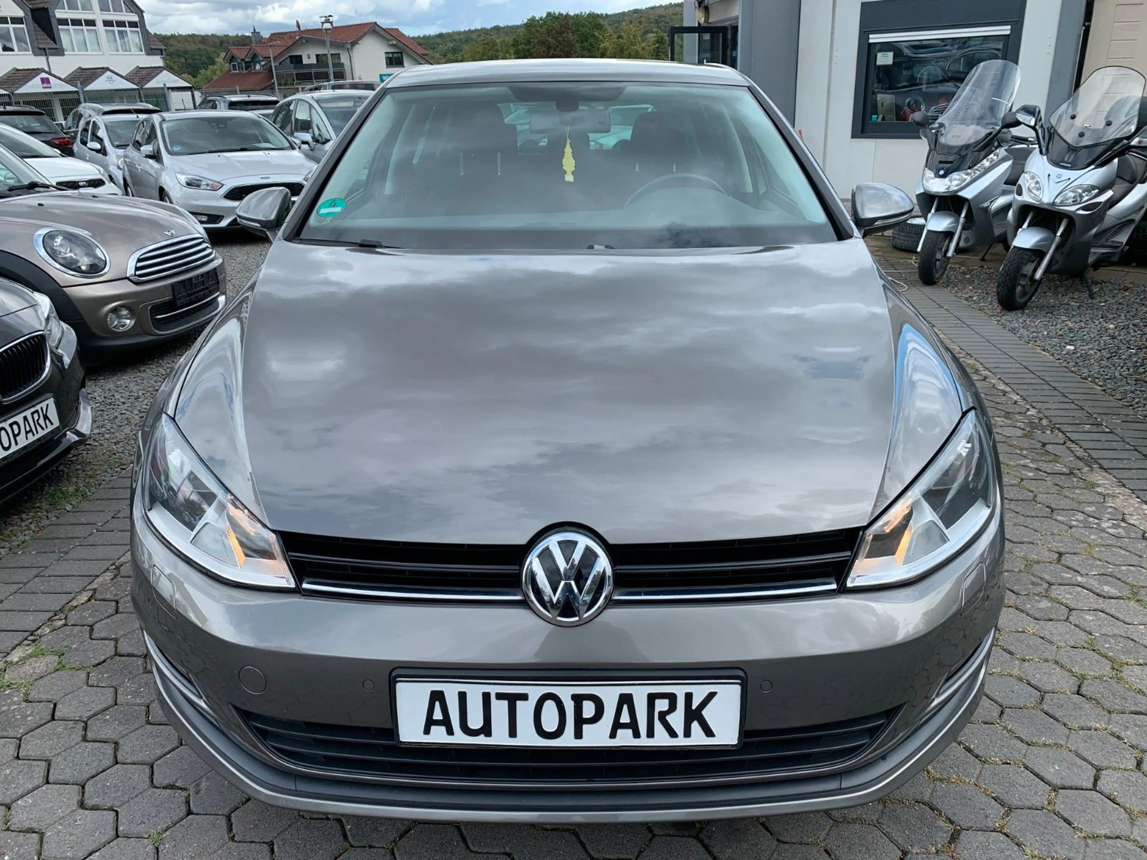 Volkswagen Golf VII Lim. Cup BMT*4 Zylinder*TÜV 07.2028* — photo 2
