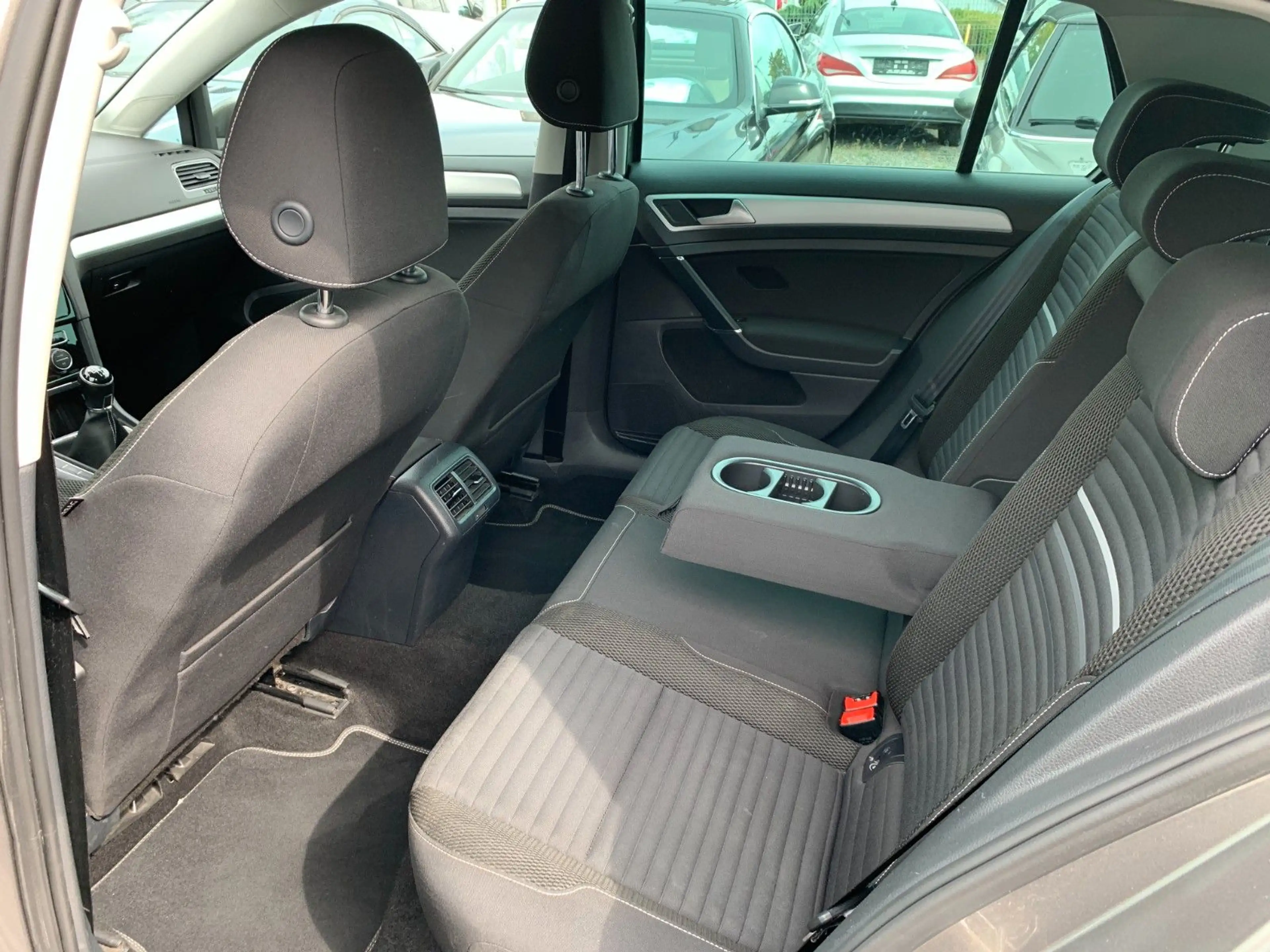 Volkswagen Golf VII Lim. Cup BMT*4 Zylinder*TÜV 07.2028* — photo 13