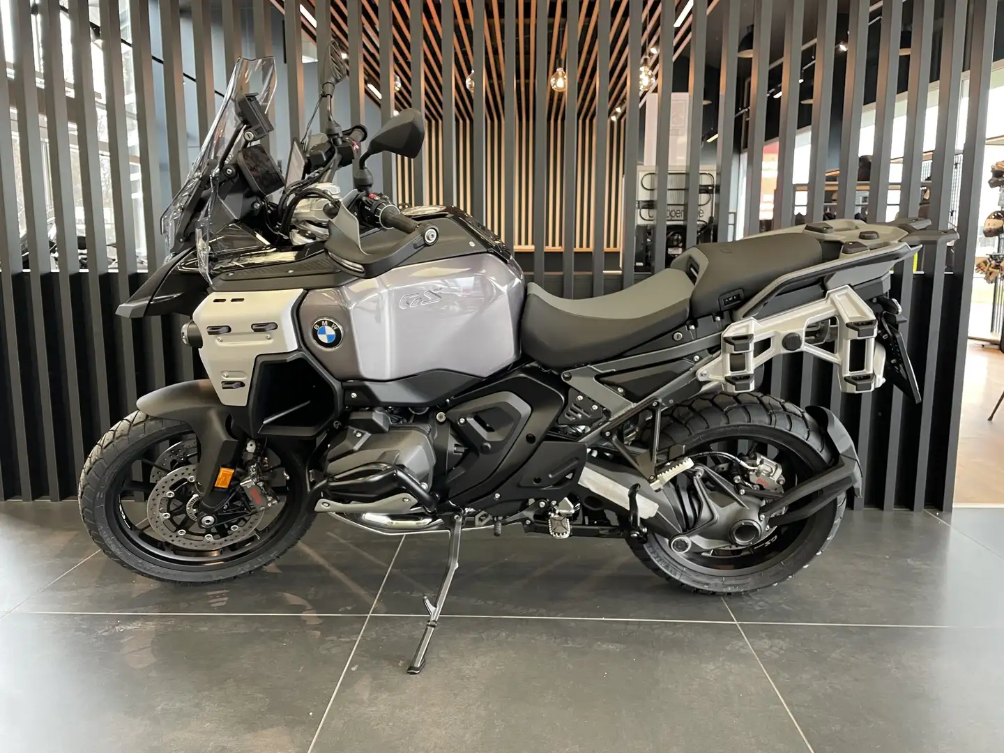 BMW R 1300 GS Adventure Schwarz - 2