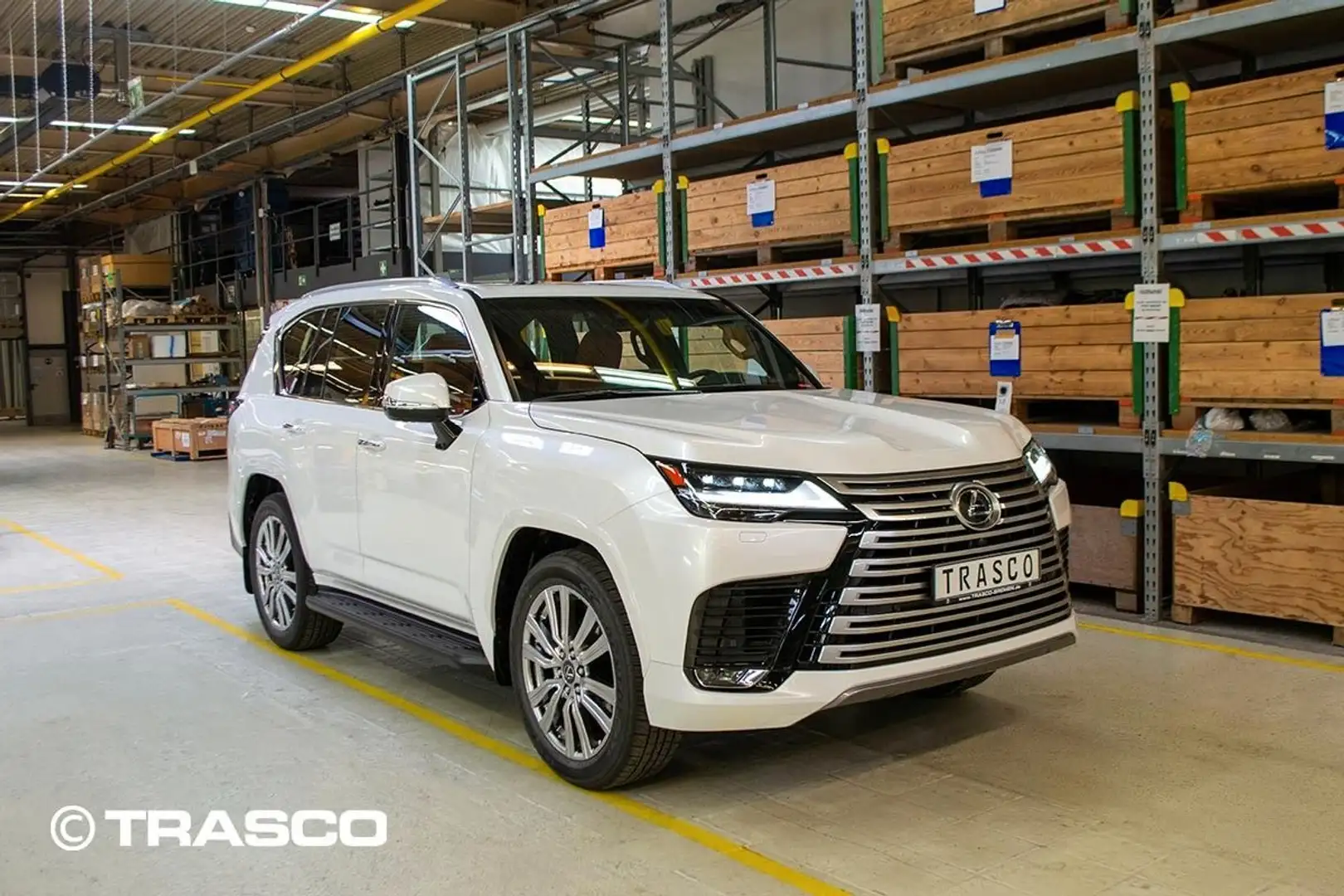 Lexus LX 570 Lexus LX 600, gepanzert Level VR7 bei TRASCO Negro - 1
