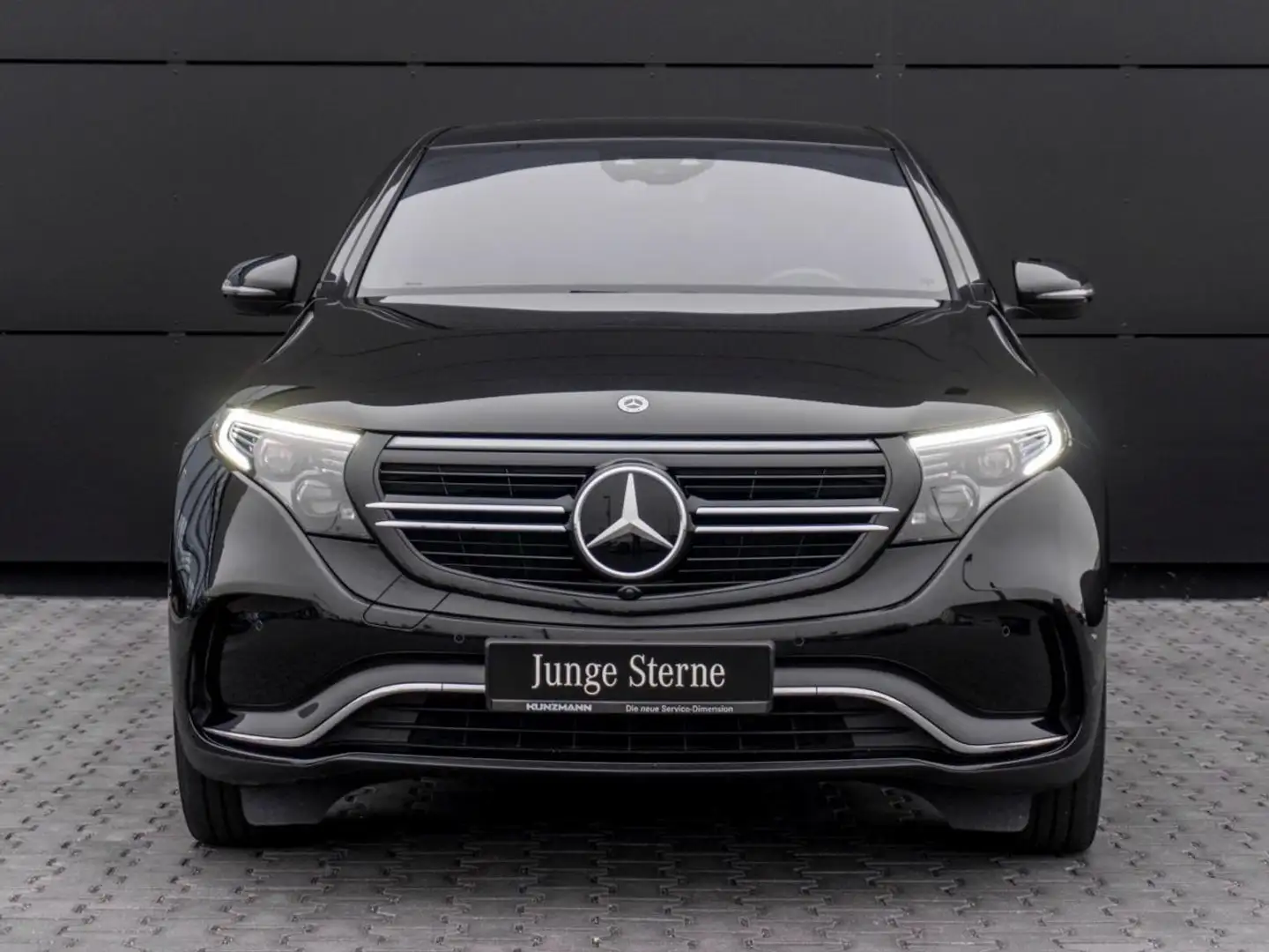 Mercedes-Benz EQC 400 4M AMG Navi Distronic AHK Memory Kamera Schwarz - 2
