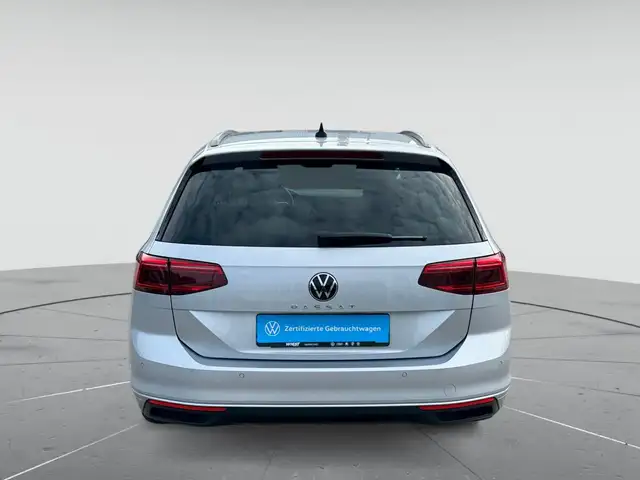 Volkswagen Passat view 7