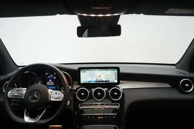 Mercedes-Benz 220 view 13