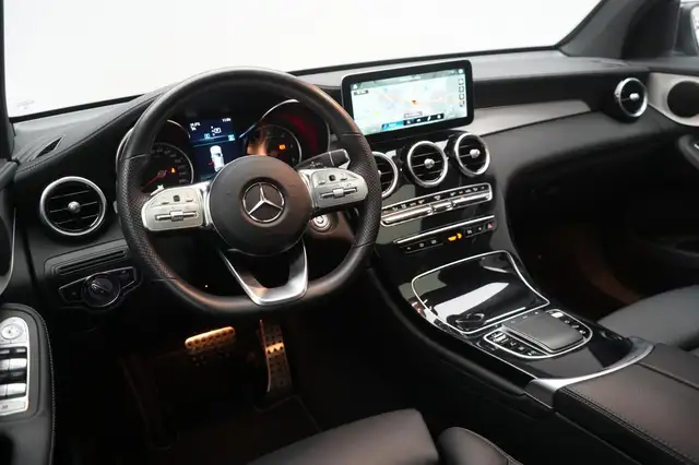Mercedes-Benz 220 view 12