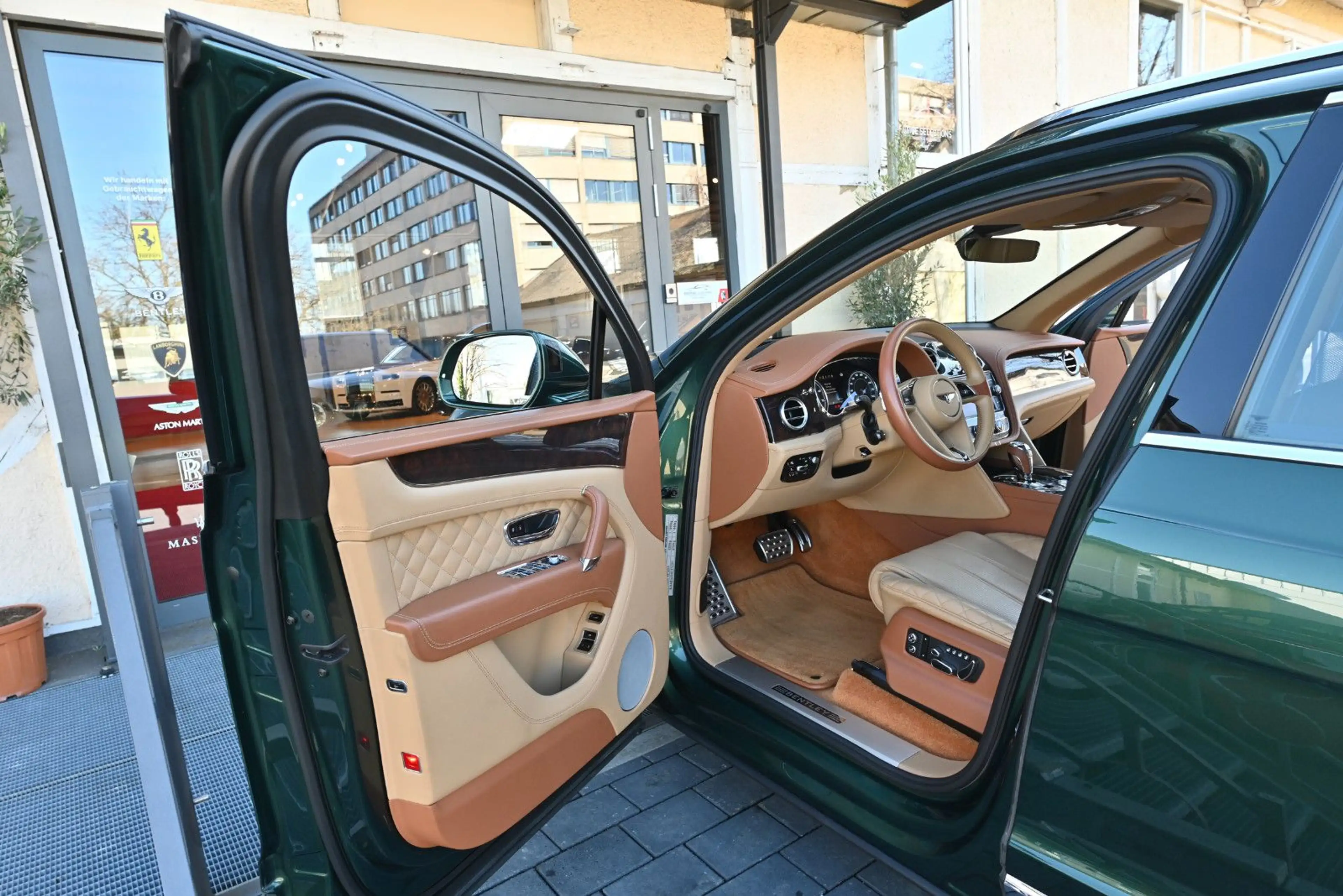 Bentley Bentayga W12/1A Zustand/Nur Bentley/RSE/ACC/Alle — photo 2
