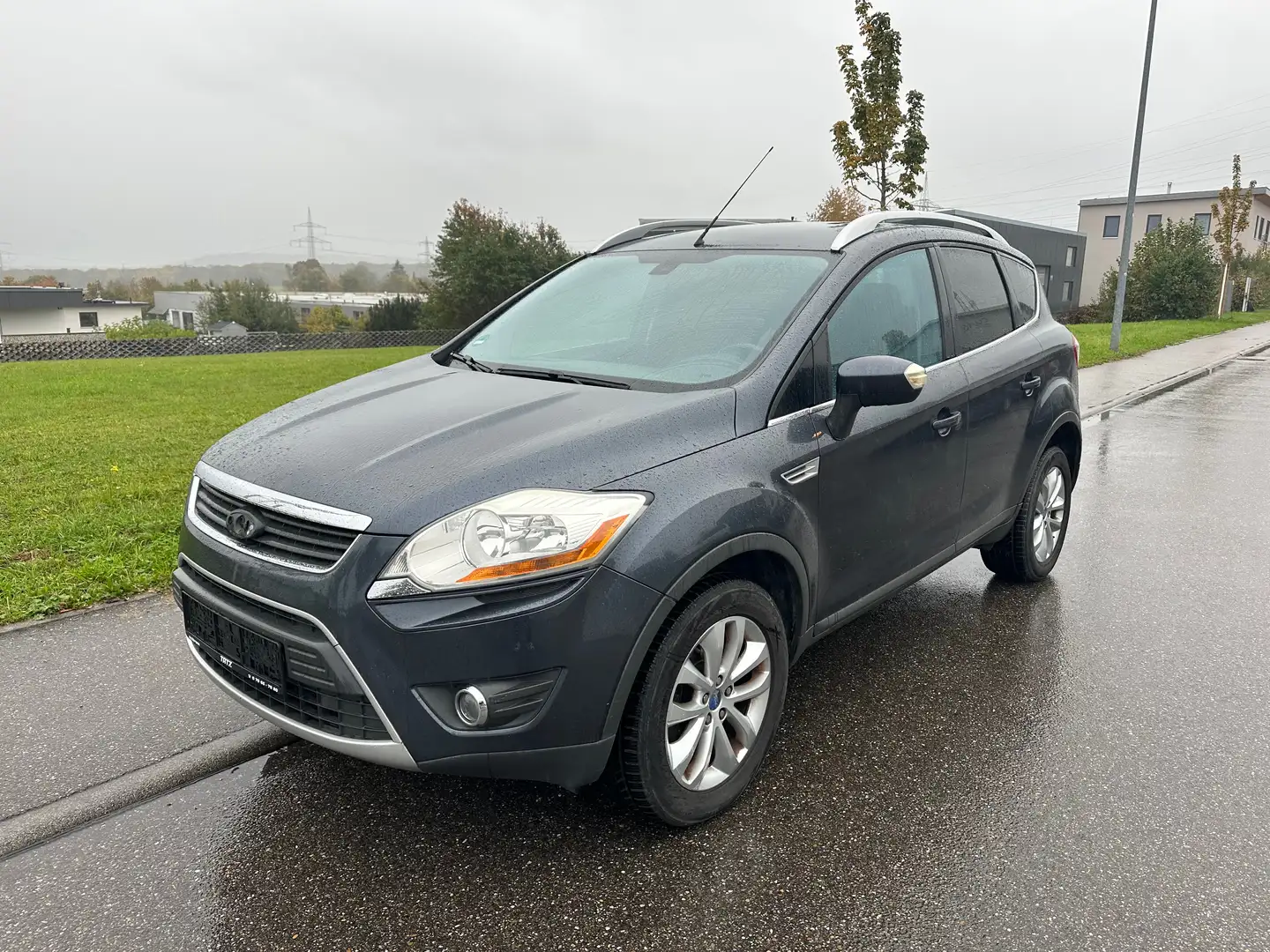 Ford Kuga Kuga 2.0 TDCi 2x4 Titanium Grau - 1