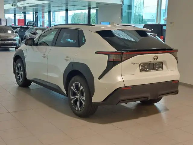 Toyota BZ4X view 4
