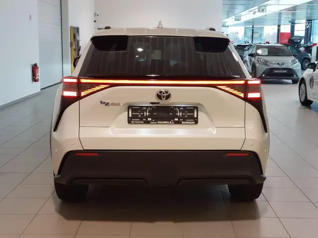 Toyota BZ4X view 6