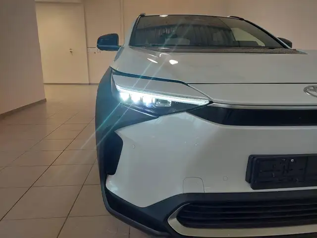 Toyota BZ4X view 10