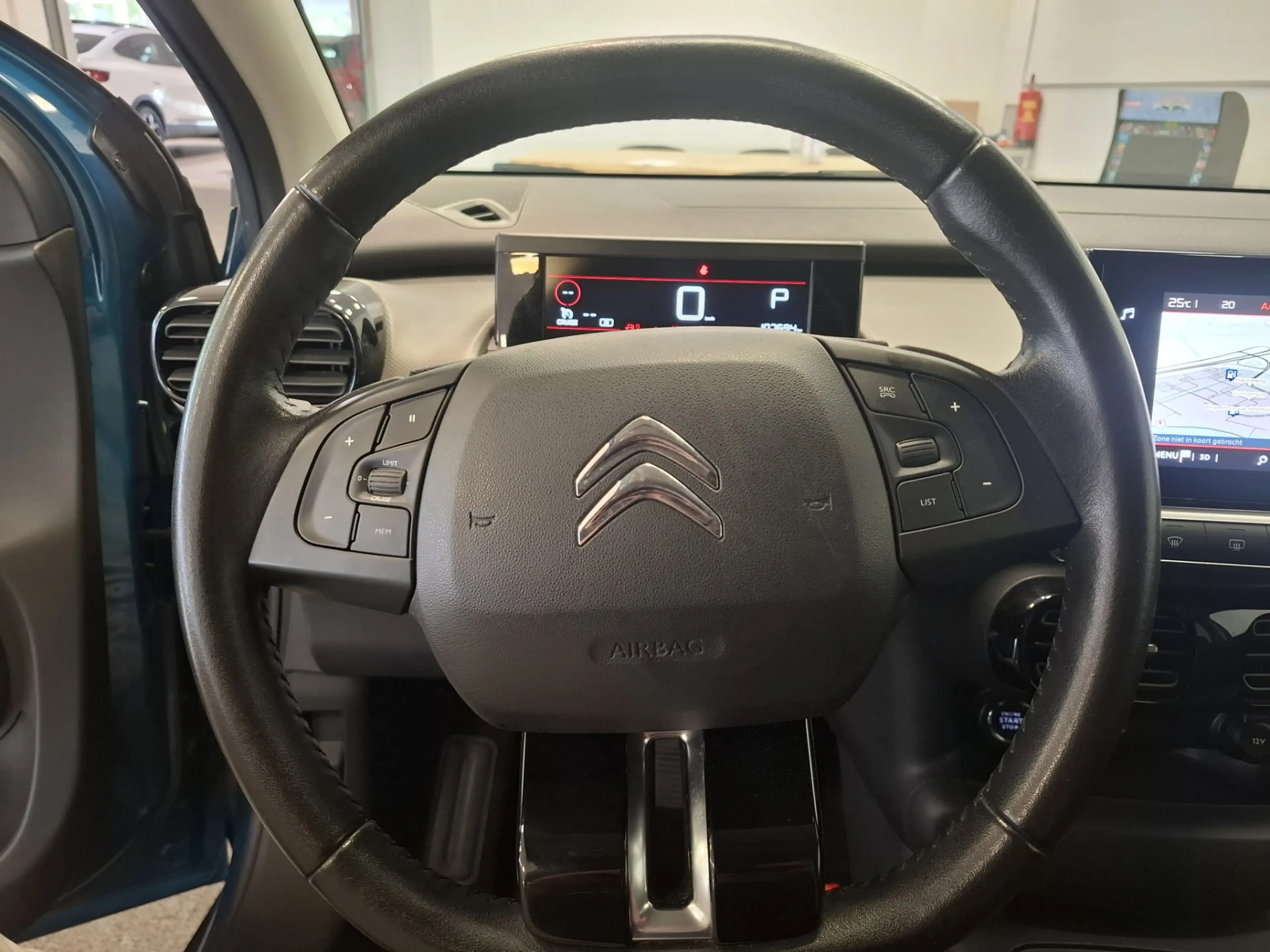 Citroen C4 Cactus 1.2 PureTech Shine Plus Automaat Distributie v.v 2 — photo 14