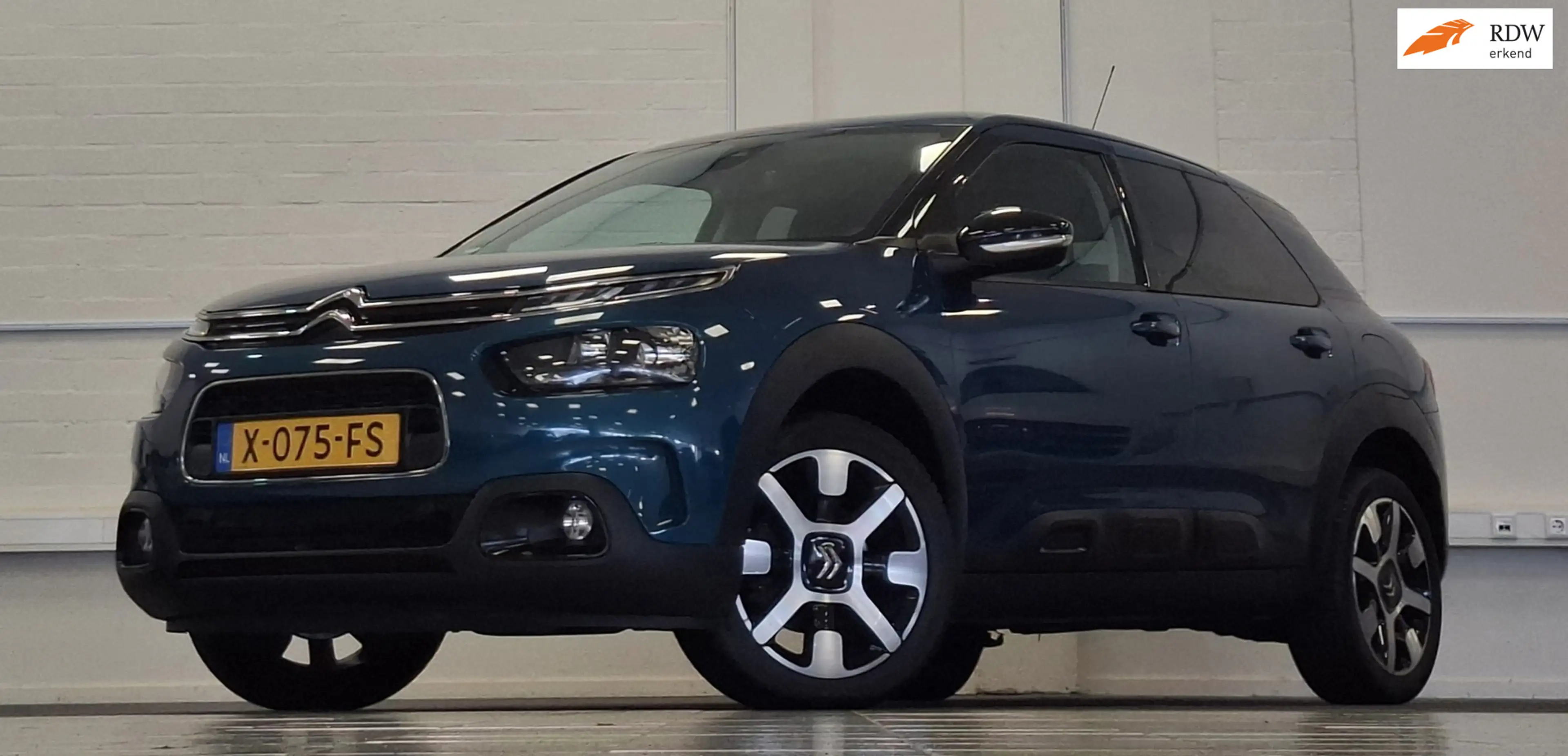 Citroen C4 Cactus 1.2 PureTech Shine Plus Automaat Distributie v.v 2