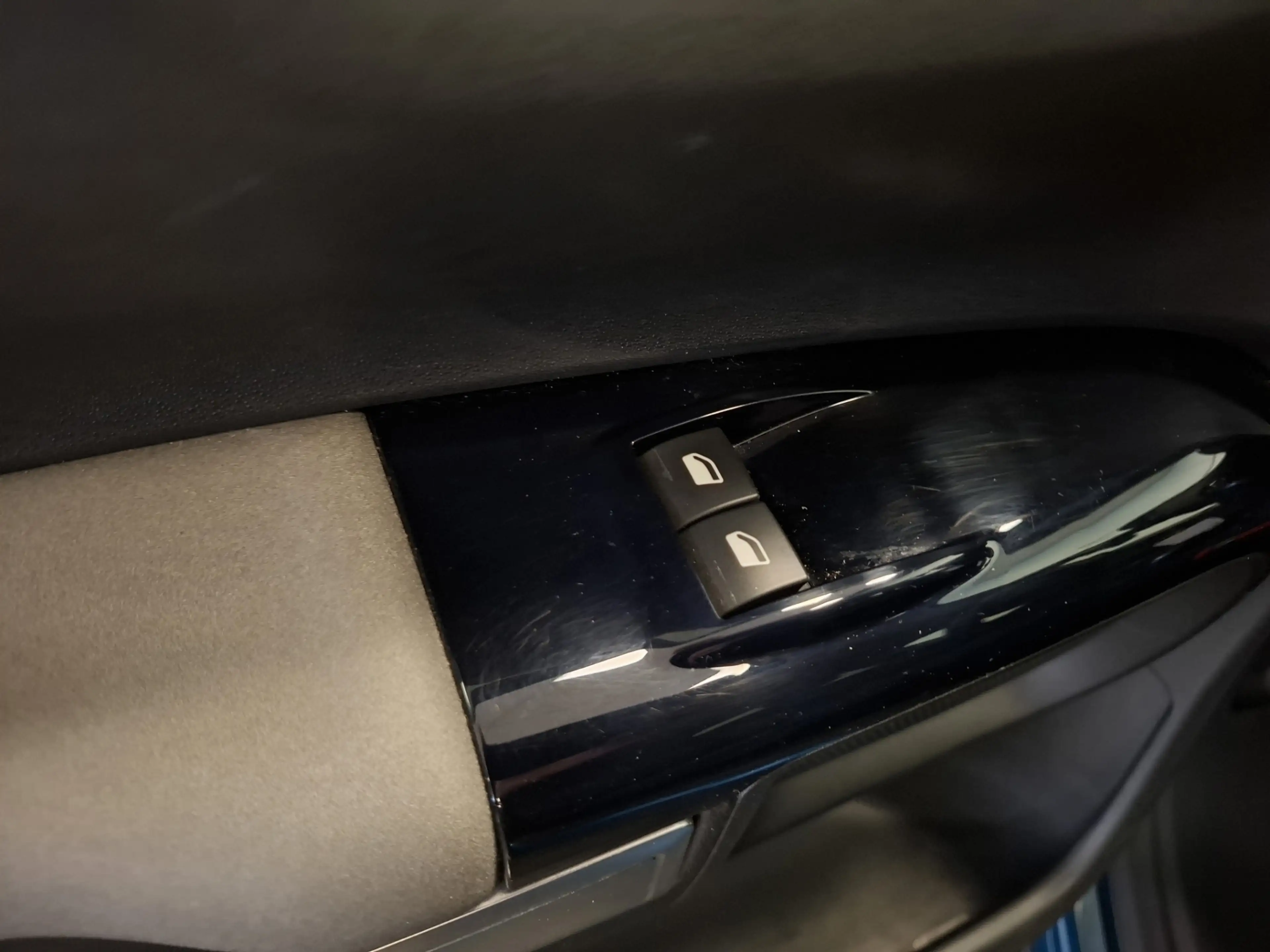 Citroen C4 Cactus 1.2 PureTech Shine Plus Automaat Distributie v.v 2 — photo 11