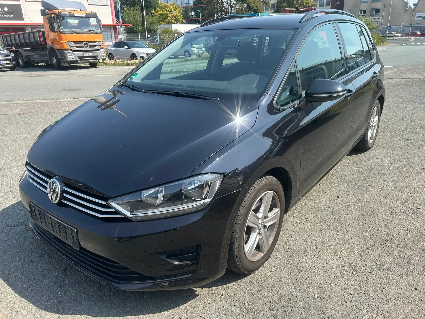 Volkswagen Golf Sportsvan 1.4 TSI (BlueMotion Technology) DSG Comfortline Schwarz - 1