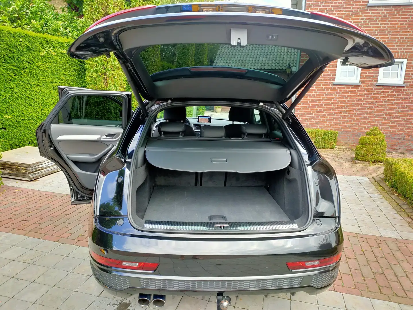 Audi Q3 1.4 TFSI CoD De.PrL+ Noir - 2