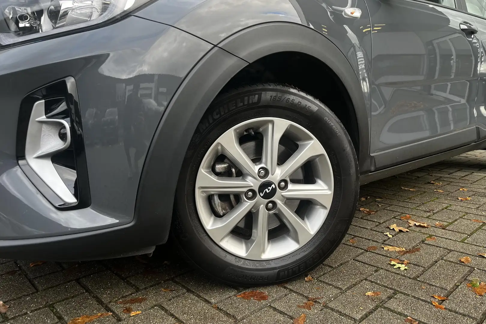 Kia Stonic 1.0 T-GDi MHEV DynamicLine Navigatie | Climate Con Grijs - 2