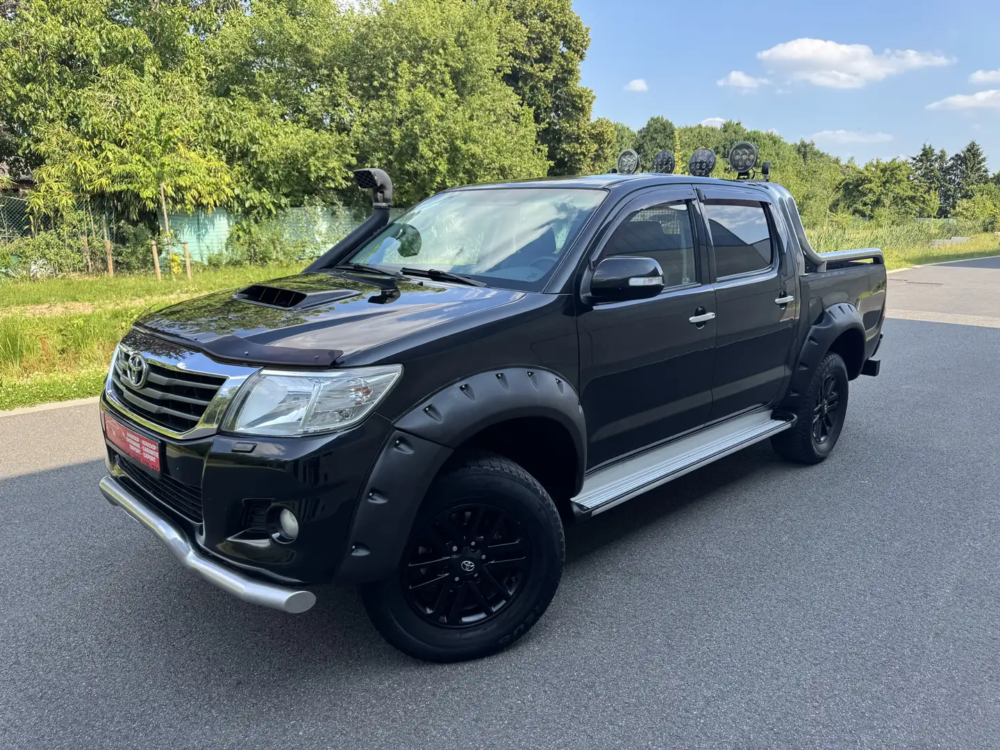 Toyota Hilux 3.0D-4D 4x4 Automatic Sport Special Model (Export) - 2