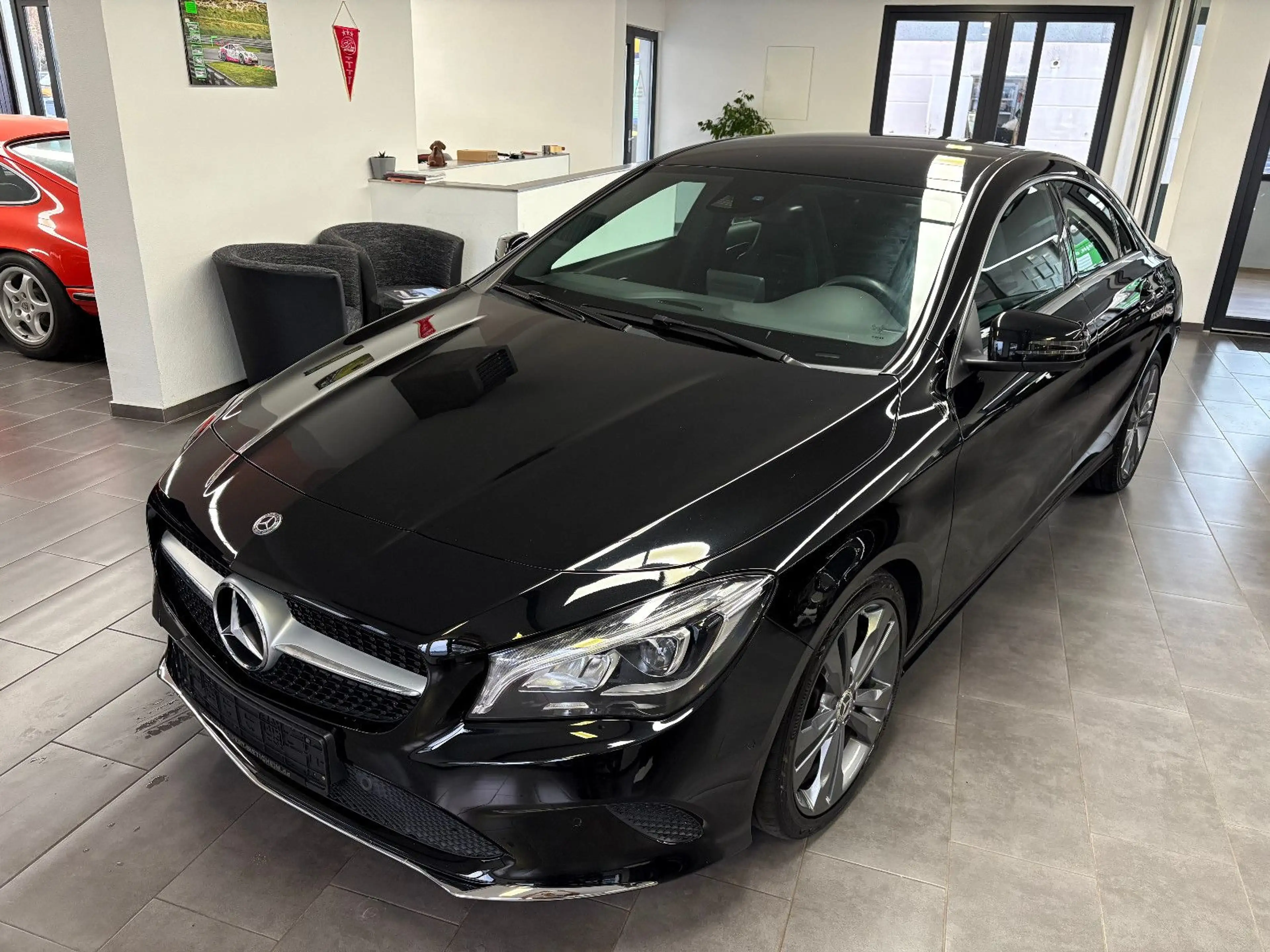 Mercedes-Benz CLA 180 Coupe Automatik Navi/LED/Smartphone — photo 5