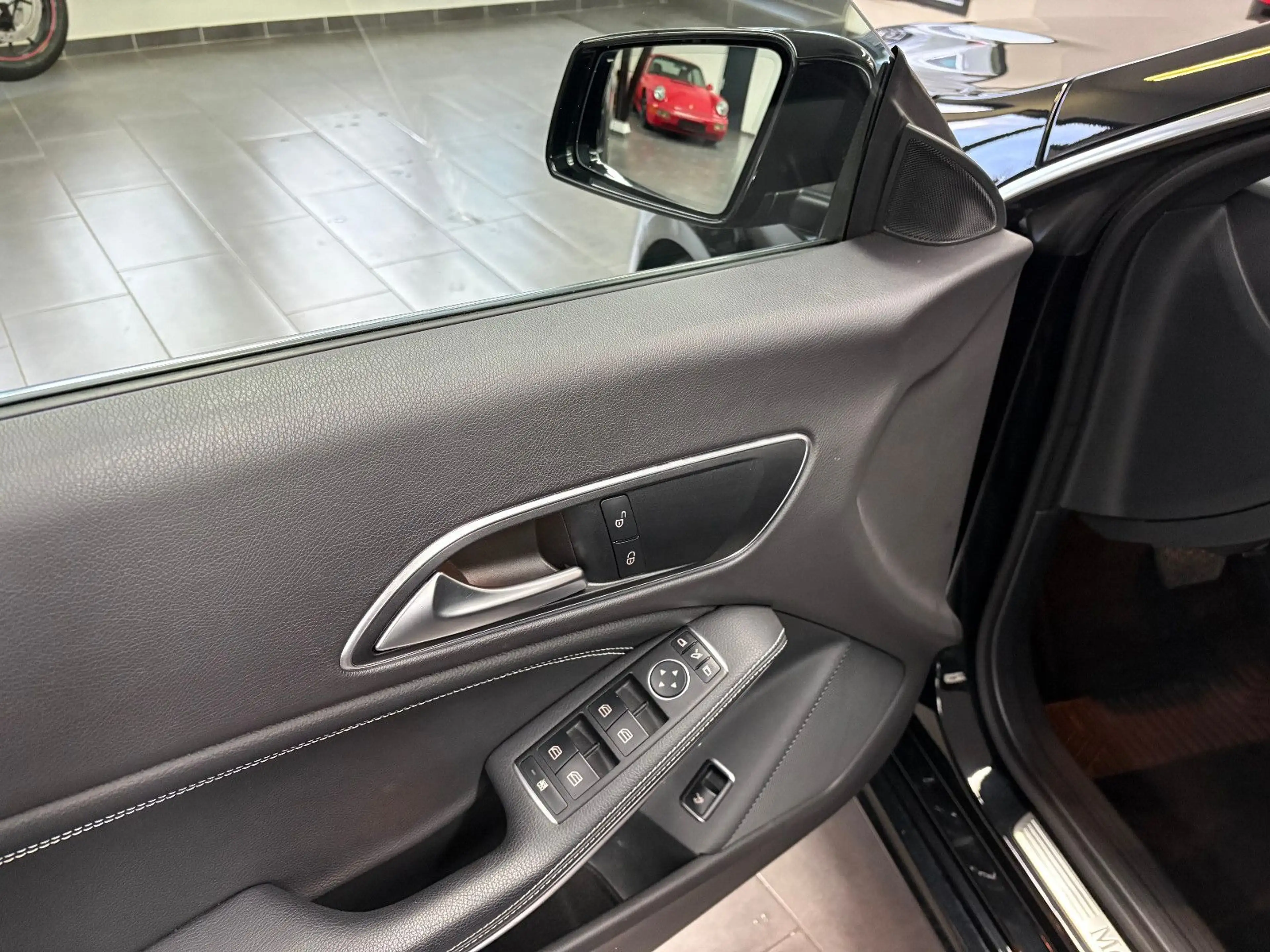 Mercedes-Benz CLA 180 Coupe Automatik Navi/LED/Smartphone — photo 6