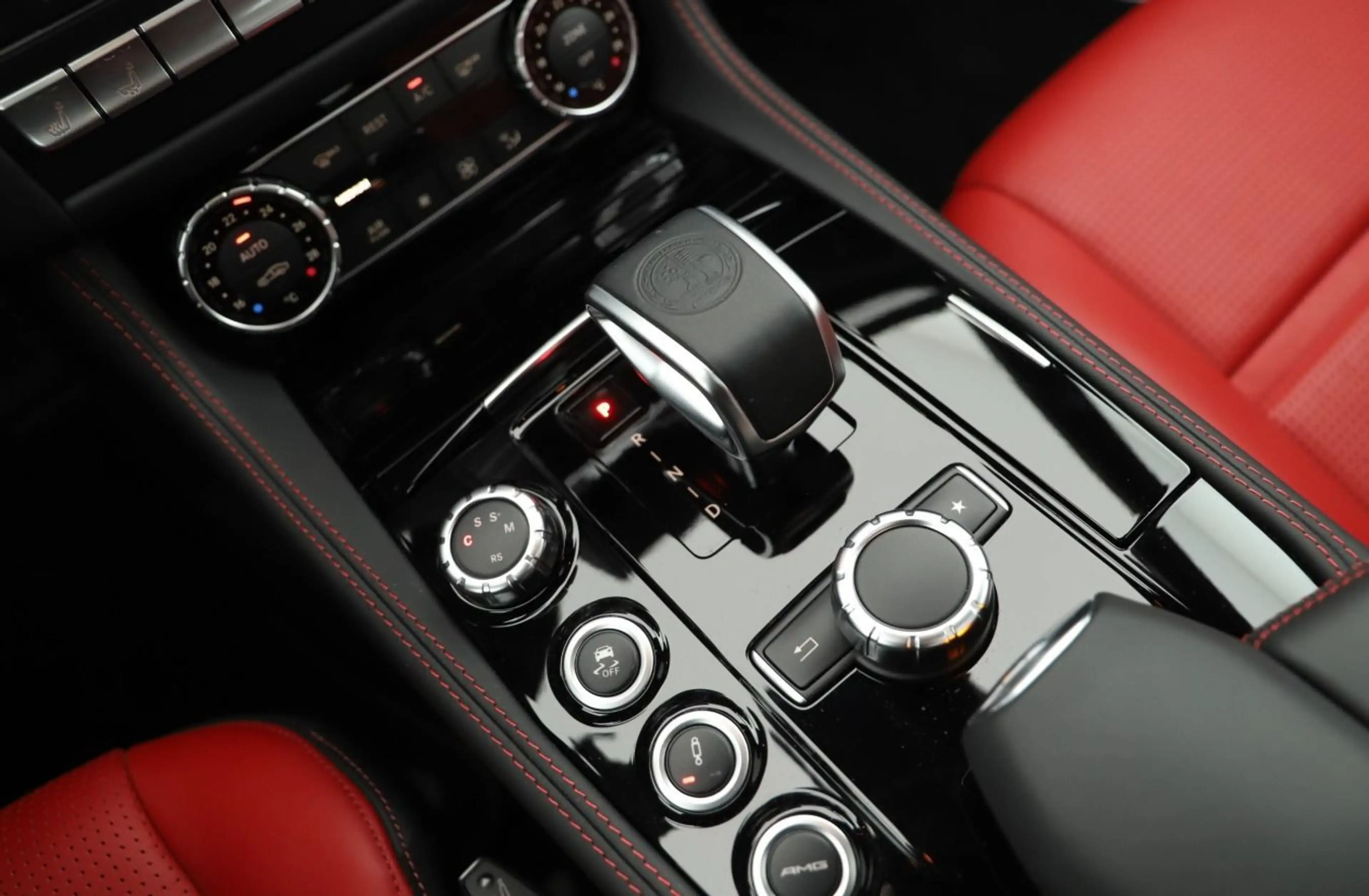 Mercedes-Benz CLS 63 AMG S 4Matic — photo 11