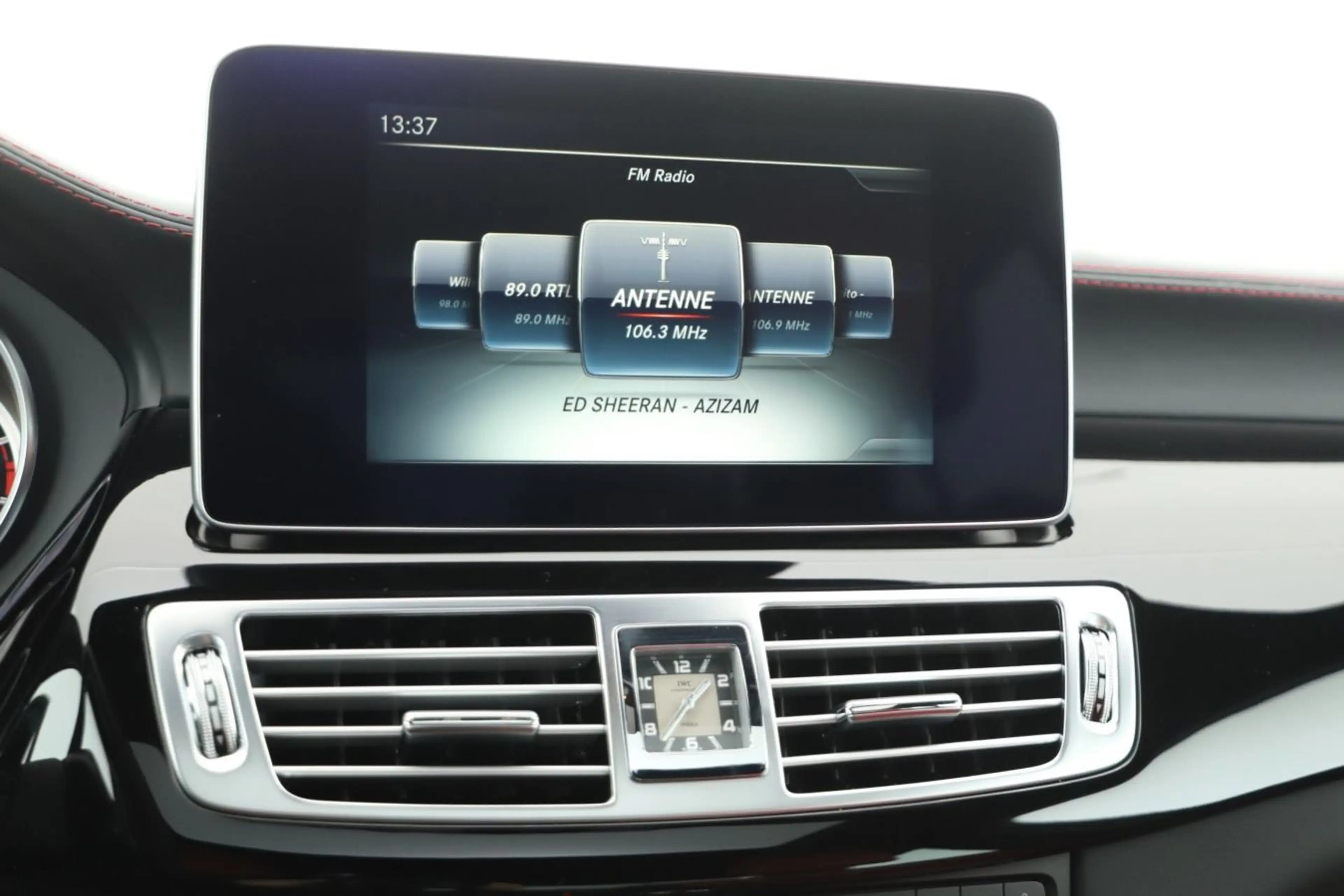 Mercedes-Benz CLS 63 AMG S 4Matic — photo 10