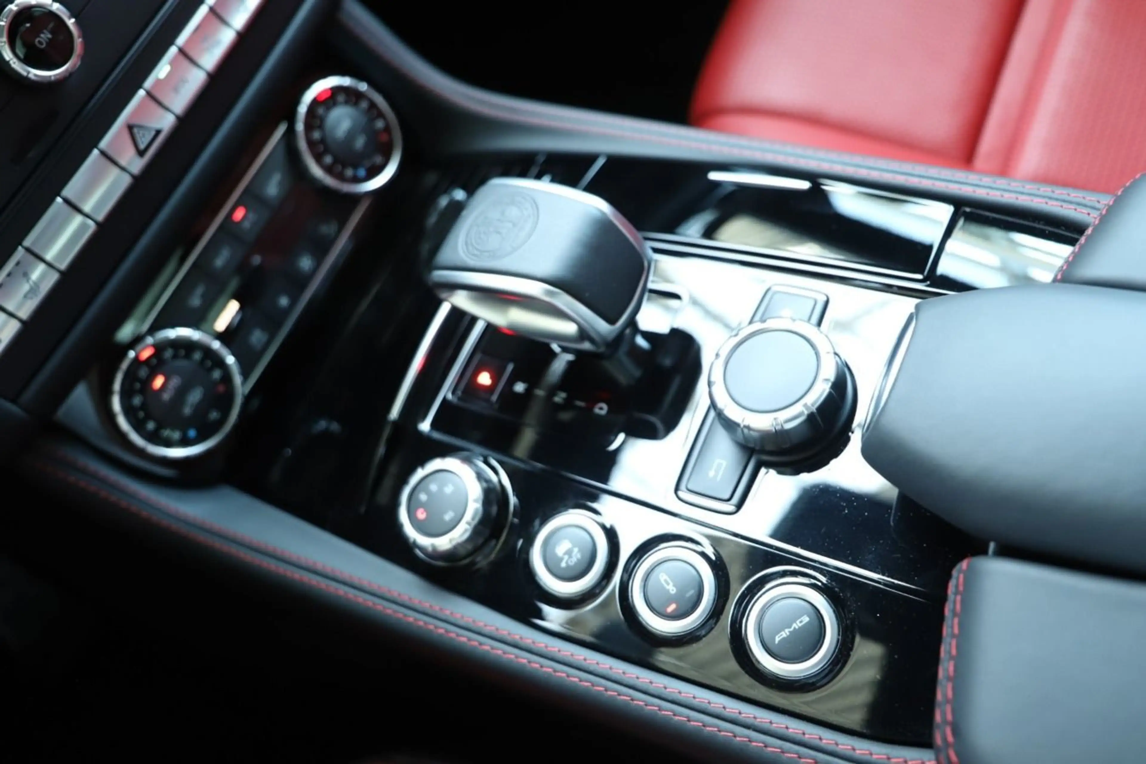 Mercedes-Benz CLS 63 AMG S 4Matic — photo 12