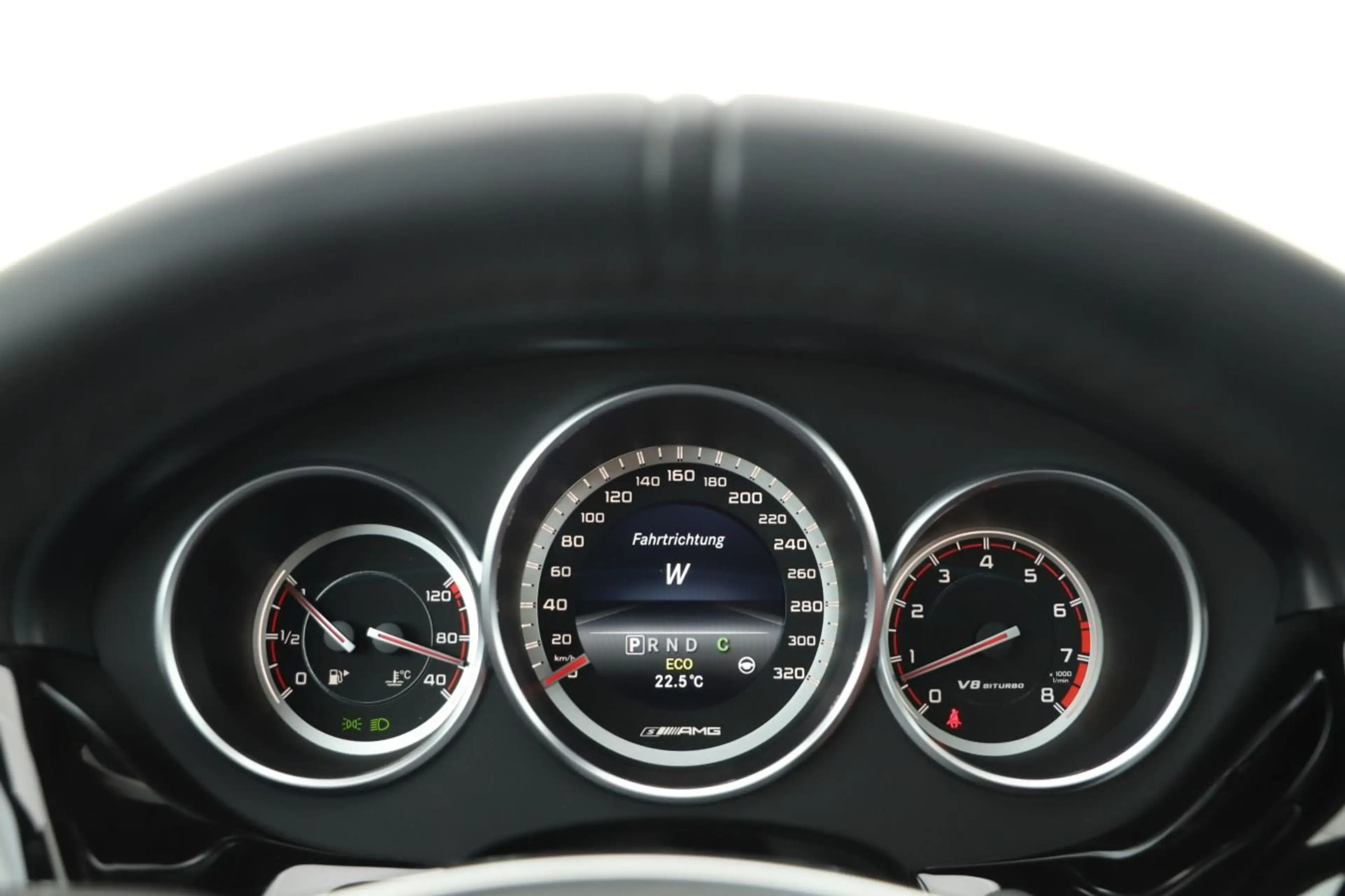 Mercedes-Benz CLS 63 AMG S 4Matic — photo 9