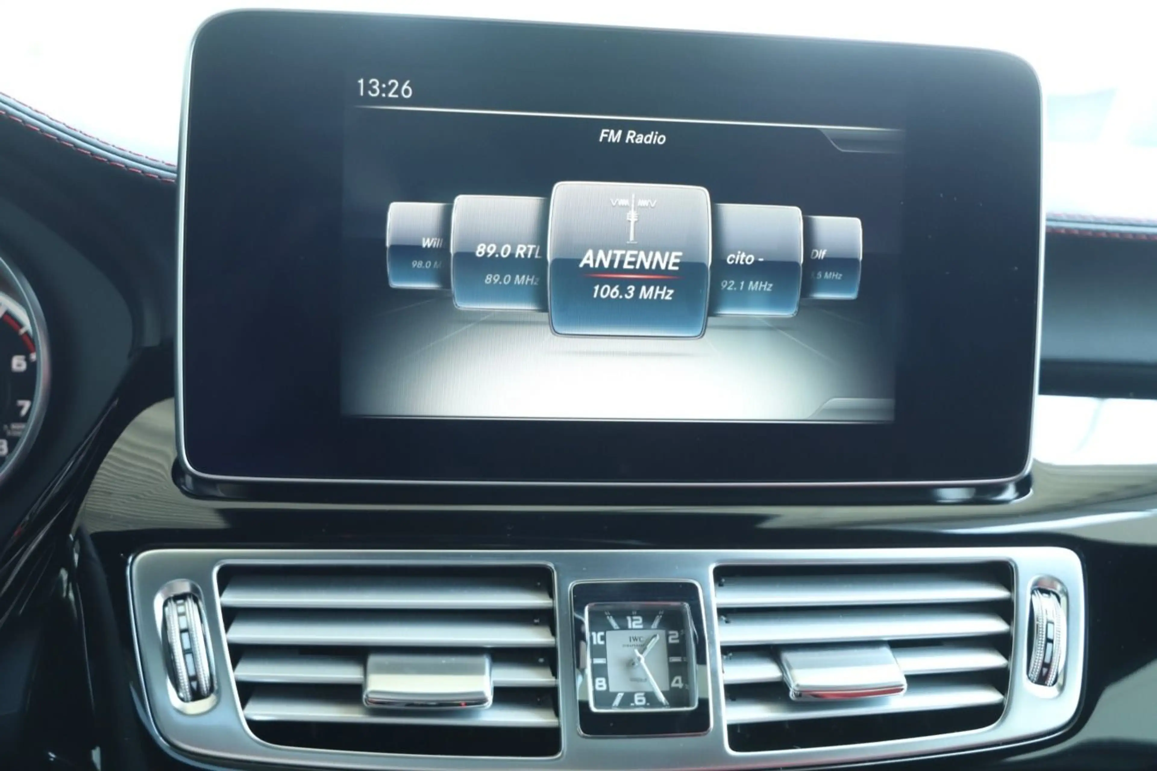 Mercedes-Benz CLS 63 AMG S 4Matic — photo 11