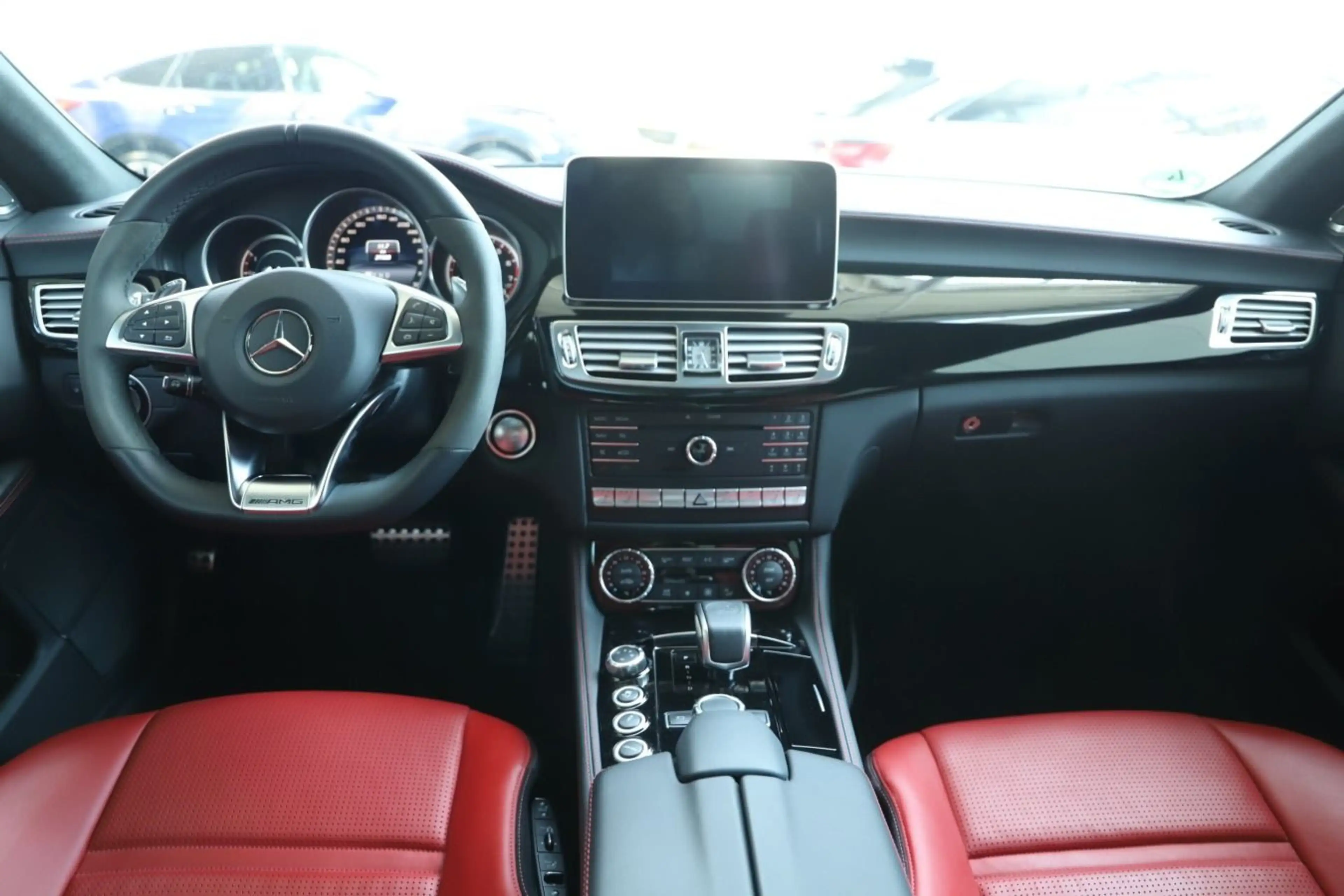 Mercedes-Benz CLS 63 AMG S 4Matic — photo 9