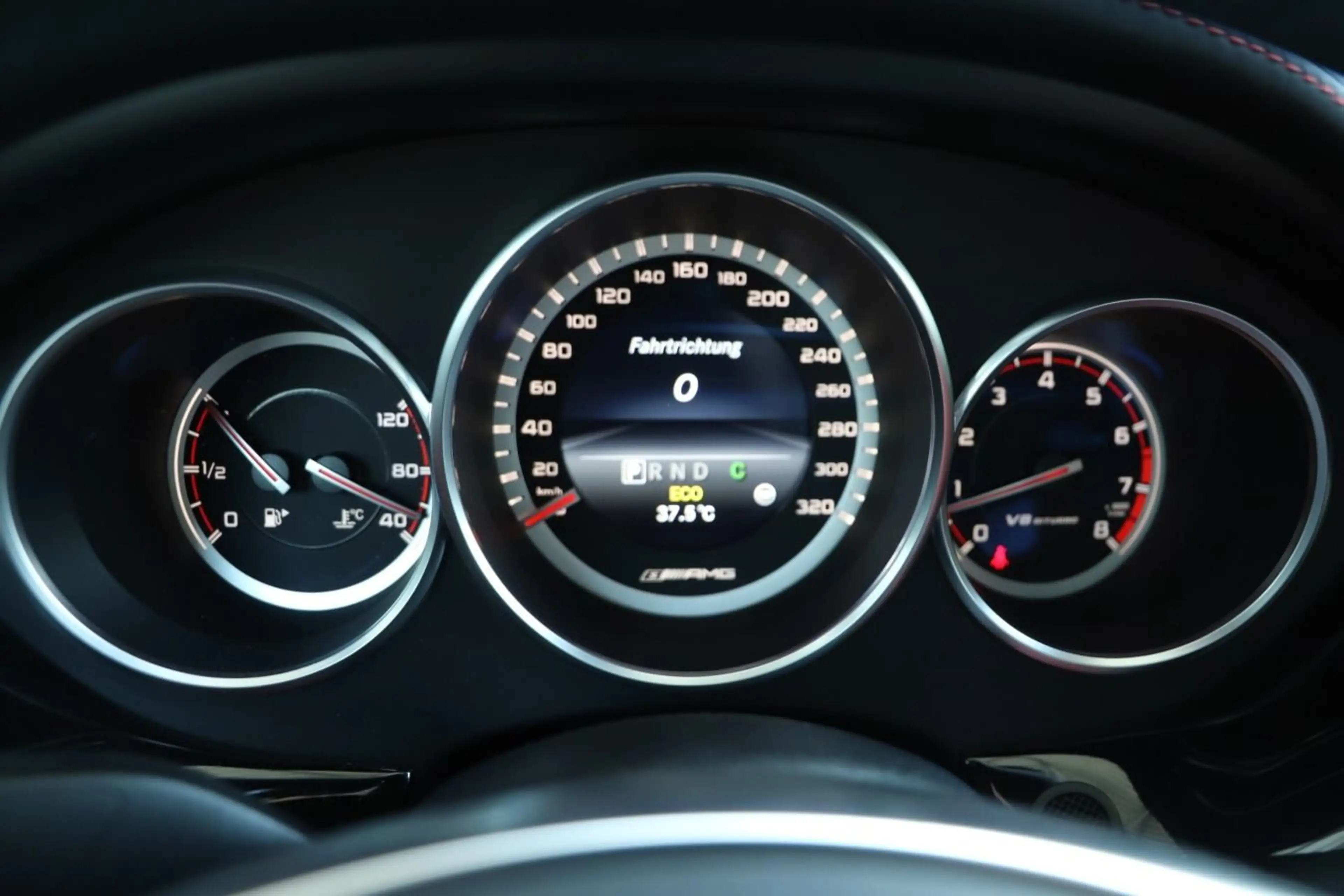Mercedes-Benz CLS 63 AMG S 4Matic — photo 10