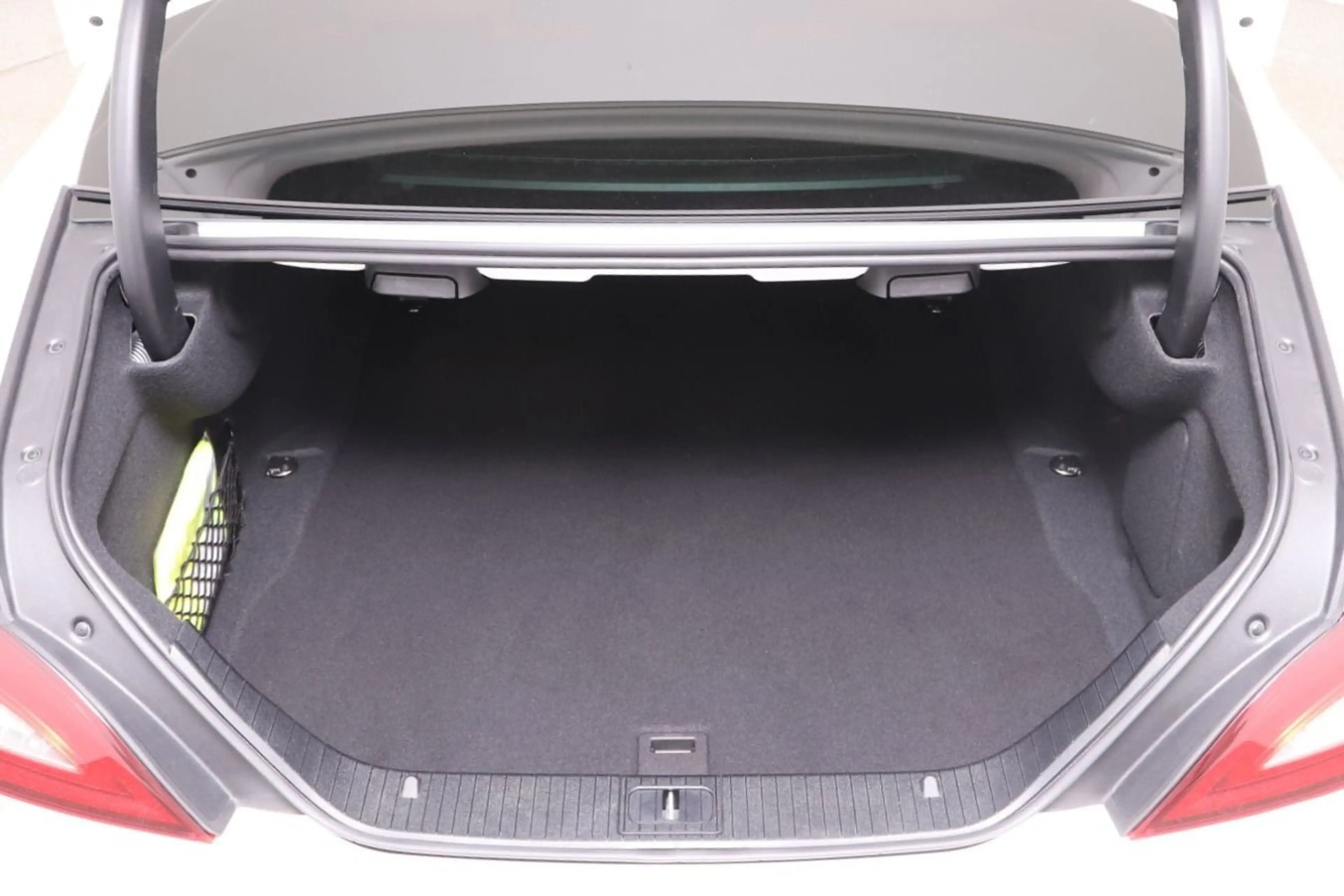 Mercedes-Benz CLS 63 AMG S 4Matic — photo 16