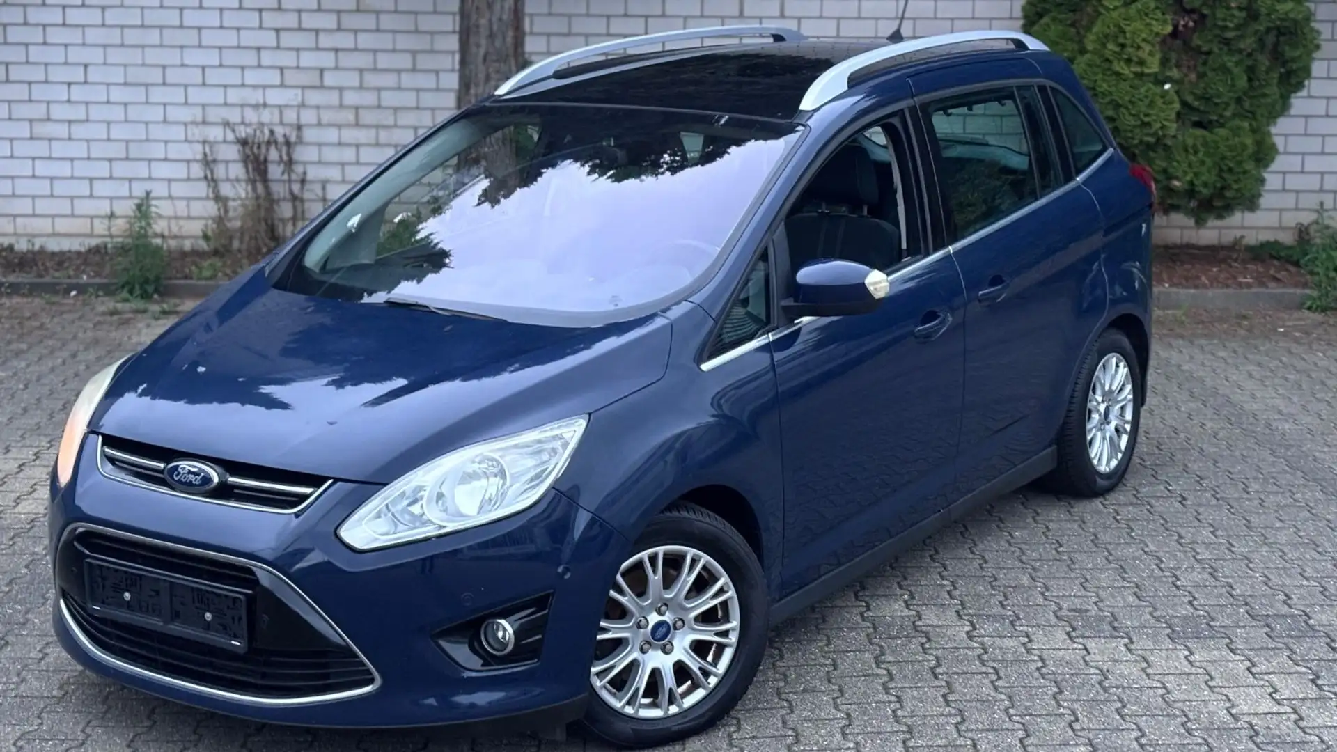 Ford Grand C-Max Titanium Autom. /7-Sitz. / Pano.Dach Blau - 2