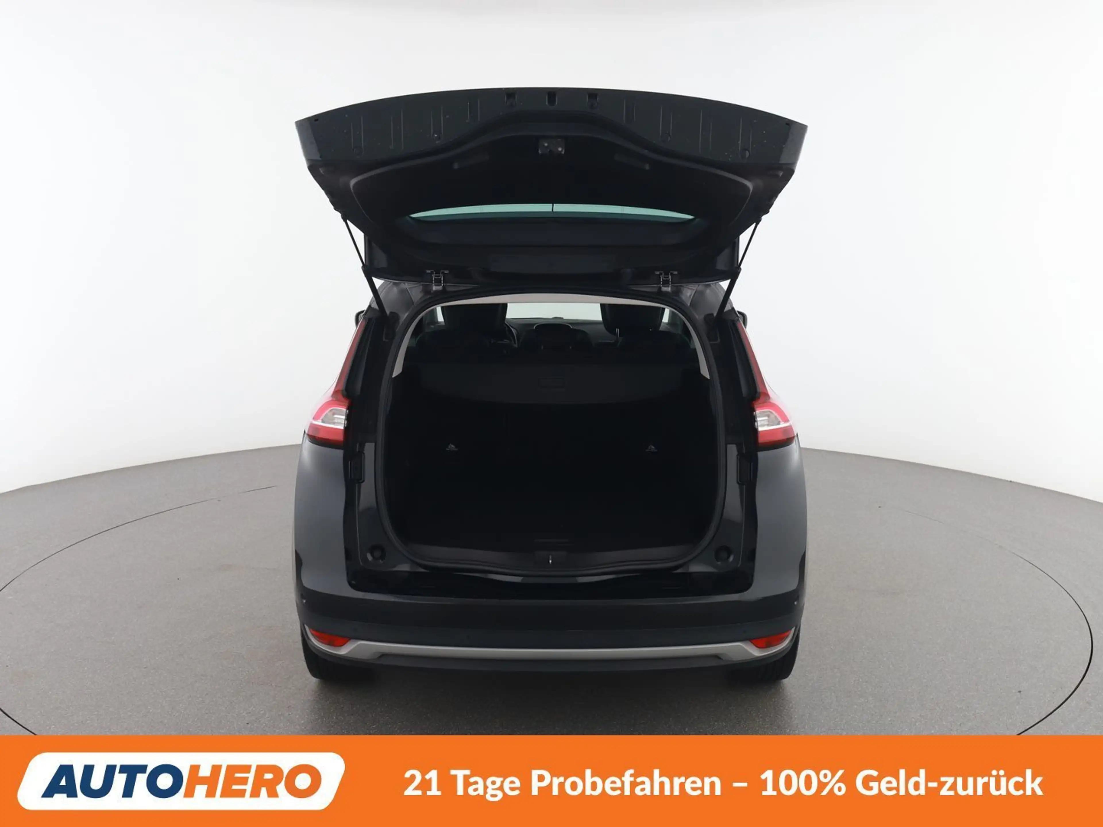 Renault Grand Scenic 1.5 dCi Energy BOSE-Edition — photo 16