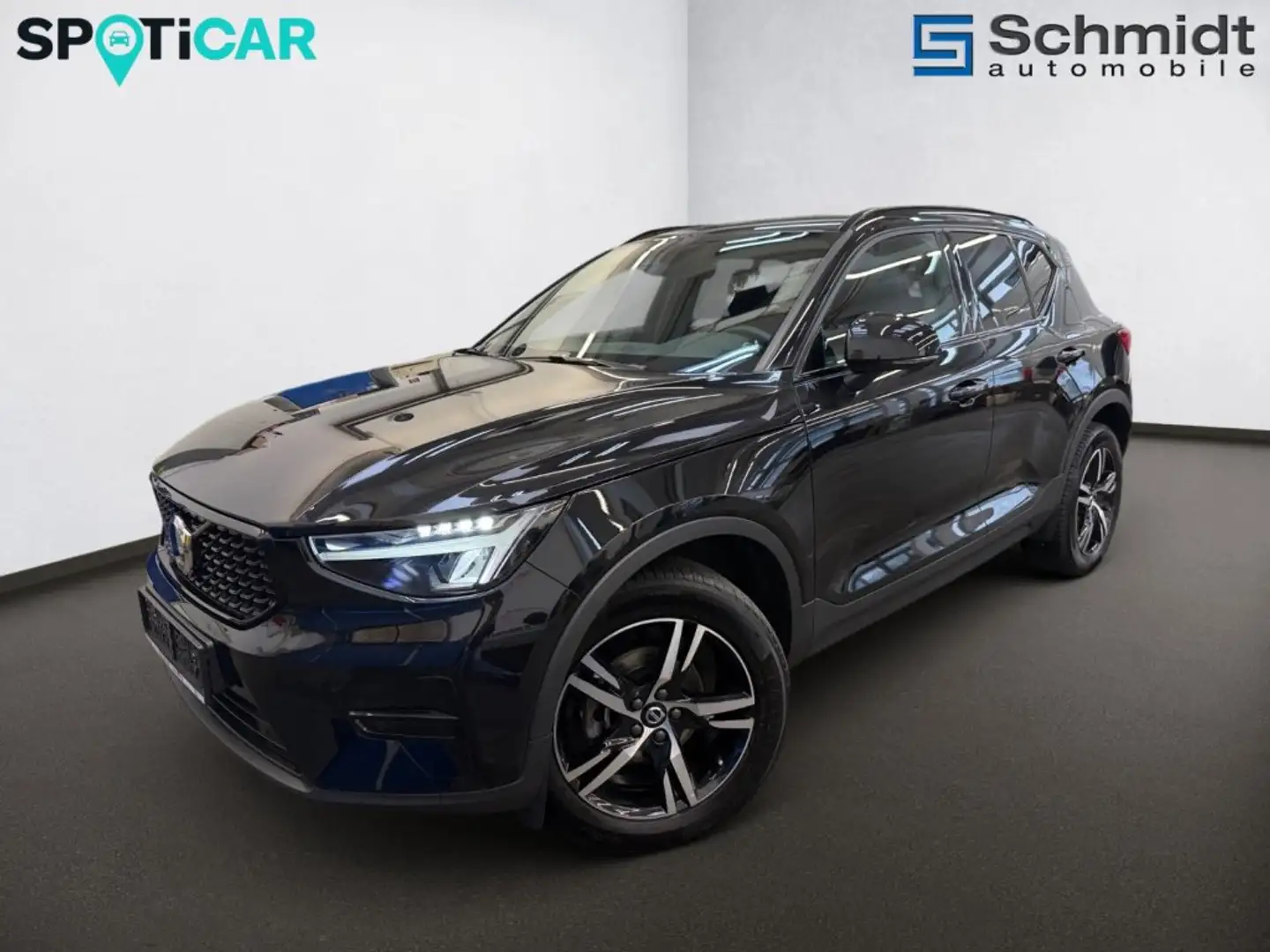 Volvo XC40 T2 Plus Dark Aut. Schwarz - 2