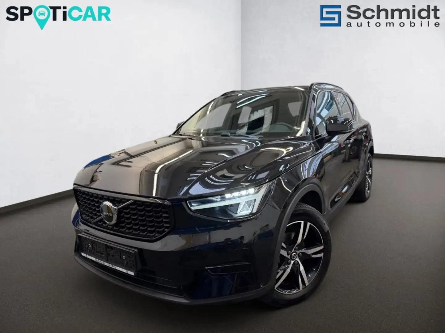 Volvo XC40 T2 Plus Dark Aut. Schwarz - 1