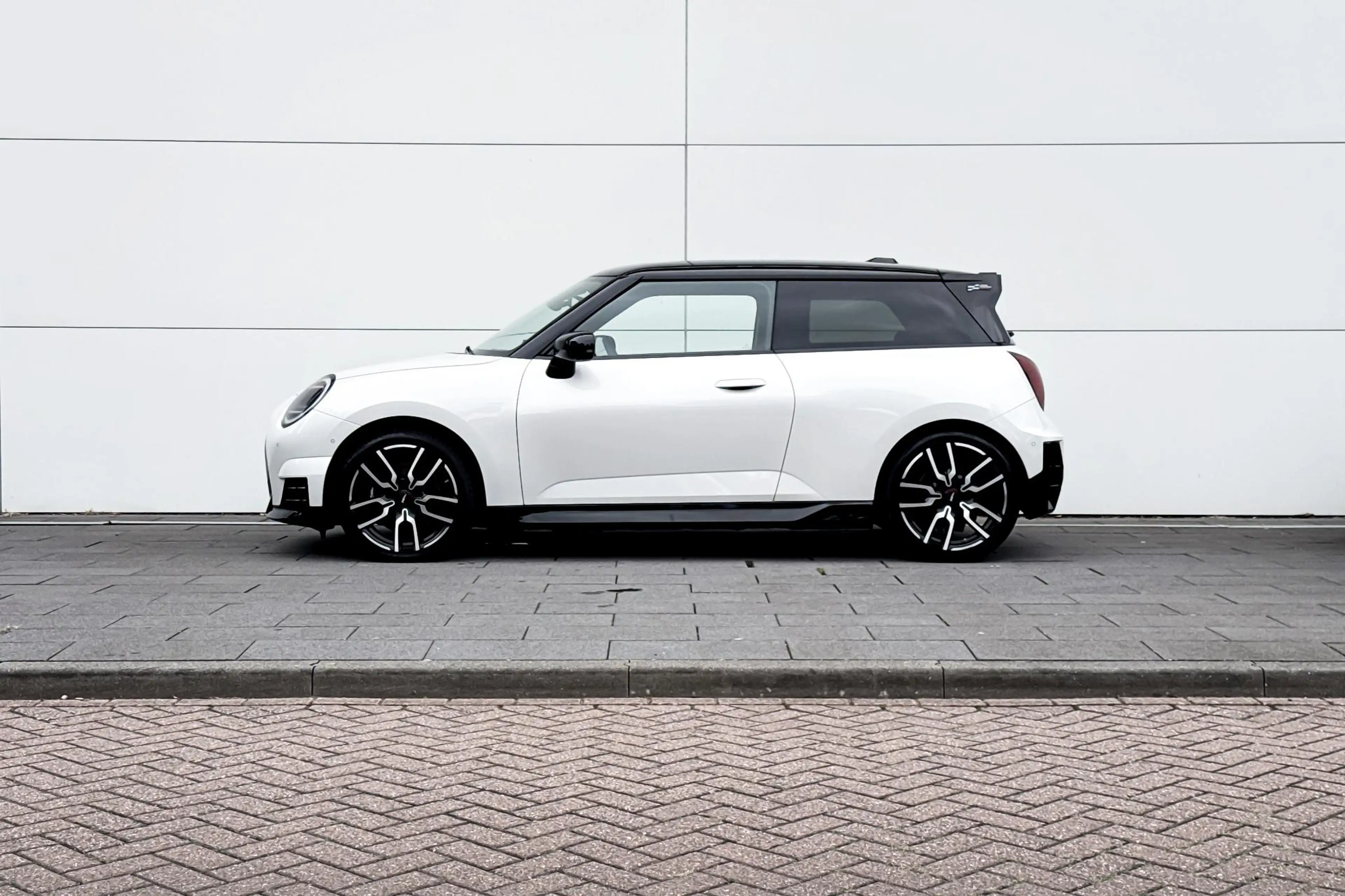 MINI John Cooper Works 3-Deurs SE Cooper XL 54.2 kWh — photo 2