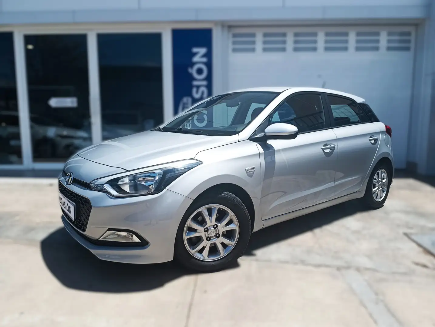 Hyundai i20 1.2 Tecno Gris - 2
