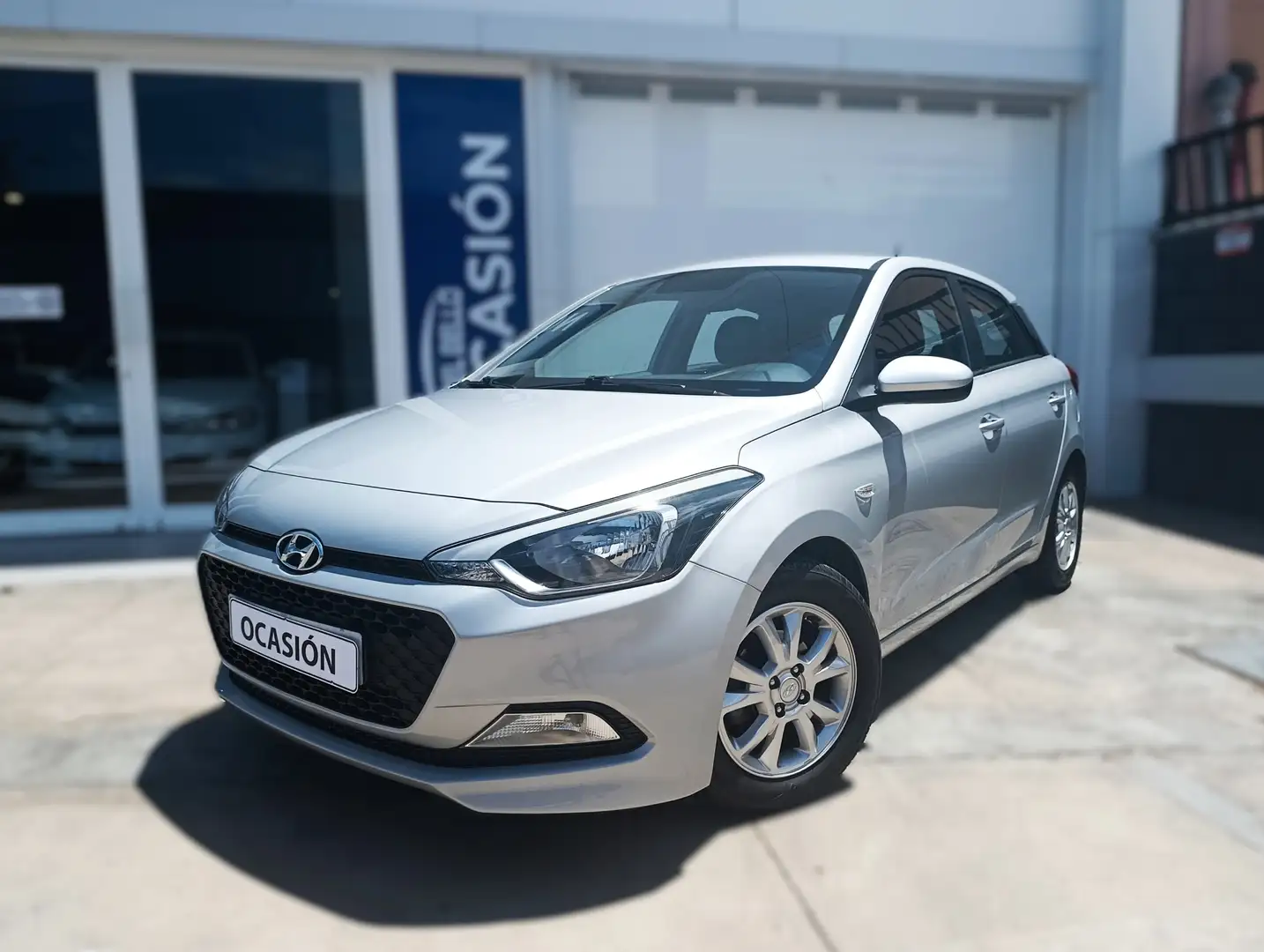 Hyundai i20 1.2 Tecno Gris - 1