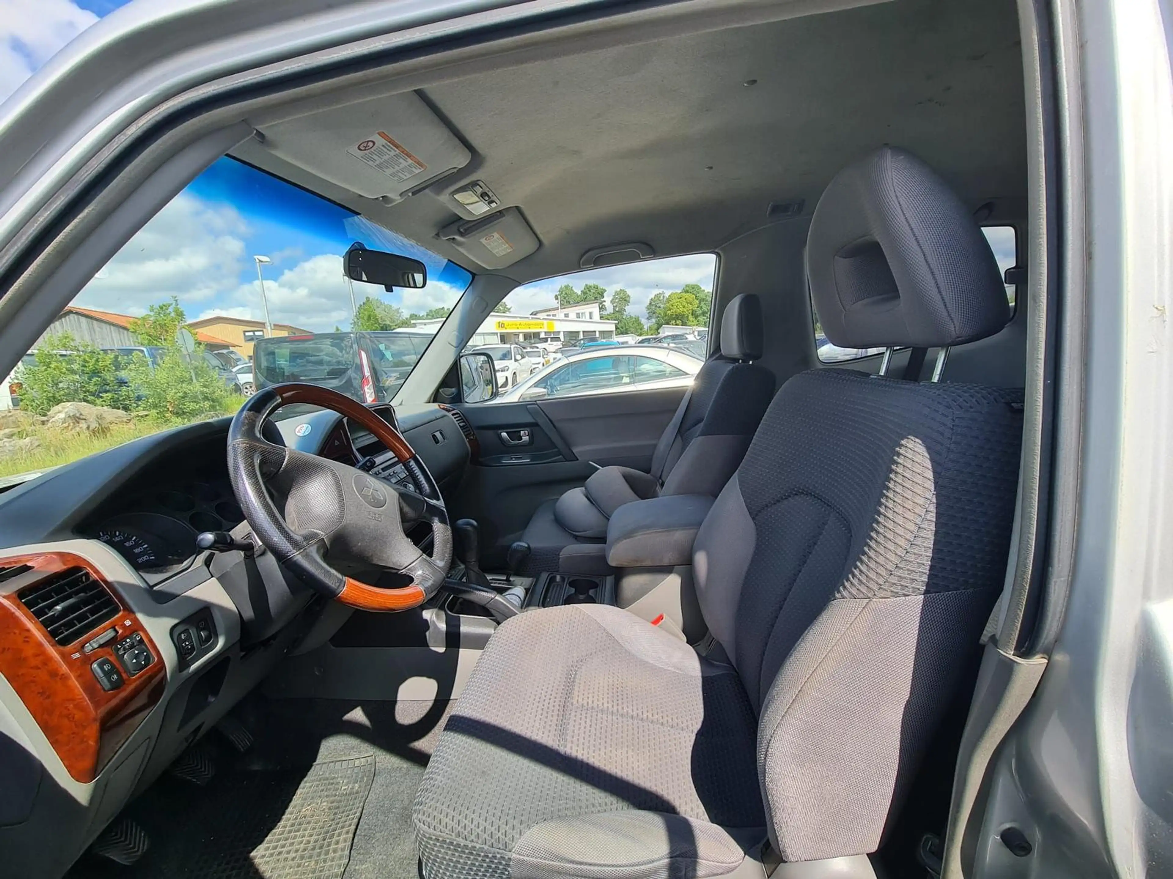 Mitsubishi Pajero 3.2 DI-D Elegance (3-trg.) 3.2 DI-D KAT — photo 5