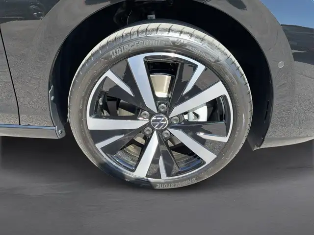 Volkswagen Golf view 7