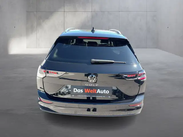 Volkswagen Golf view 4